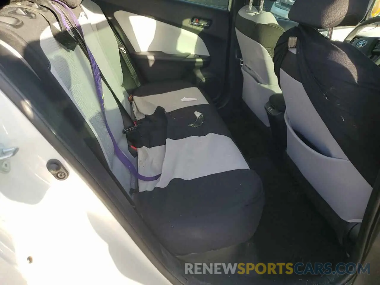 10 Photograph of a damaged car JTDKARFU0K3101951 TOYOTA PRIUS 2019