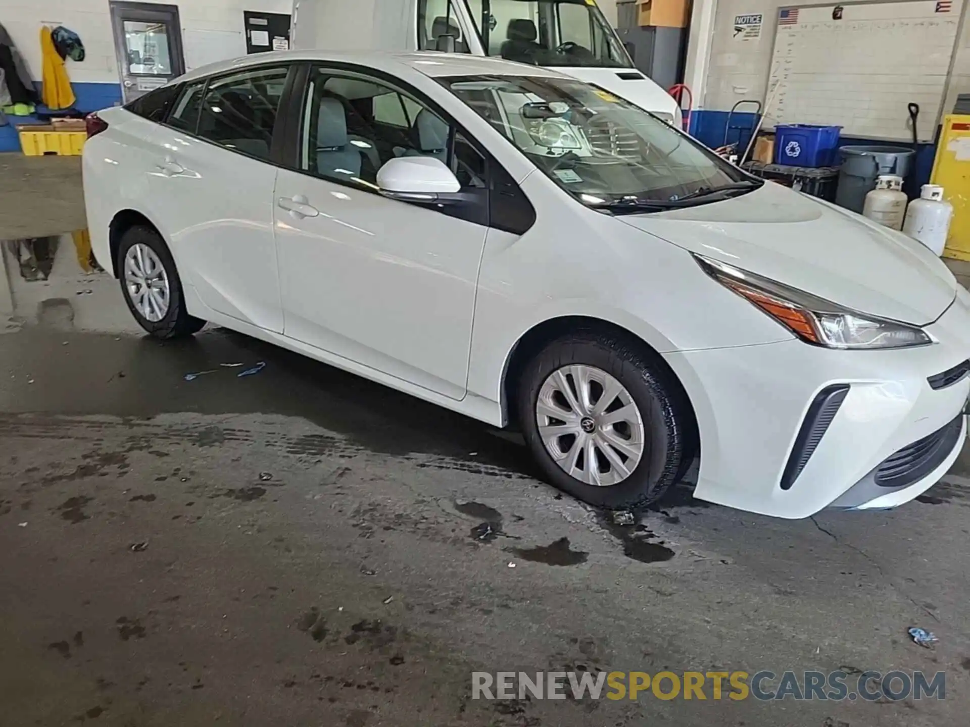 11 Photograph of a damaged car JTDKARFU1K3069298 TOYOTA PRIUS 2019