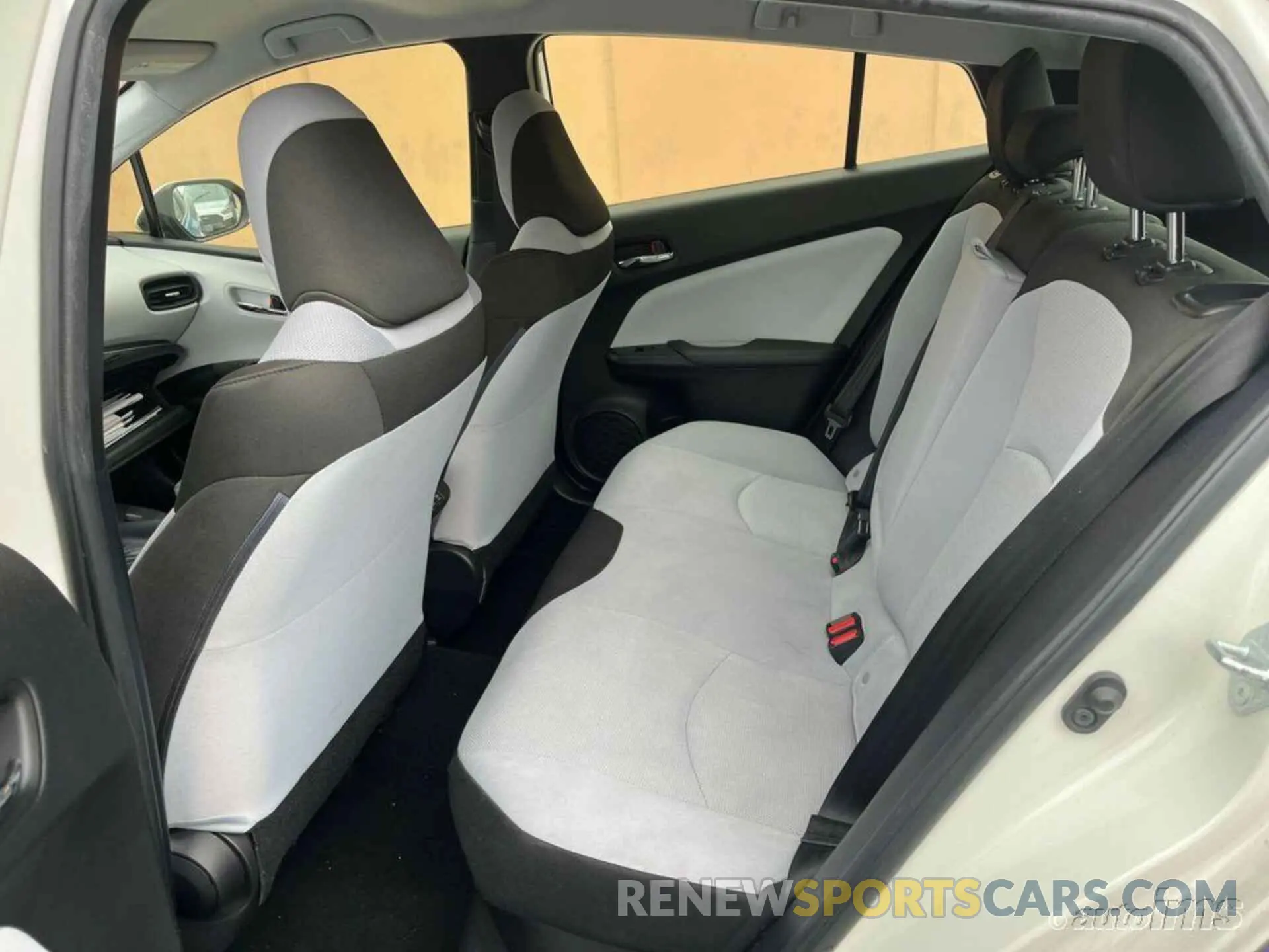 9 Photograph of a damaged car JTDKARFU1K3071925 TOYOTA PRIUS 2019