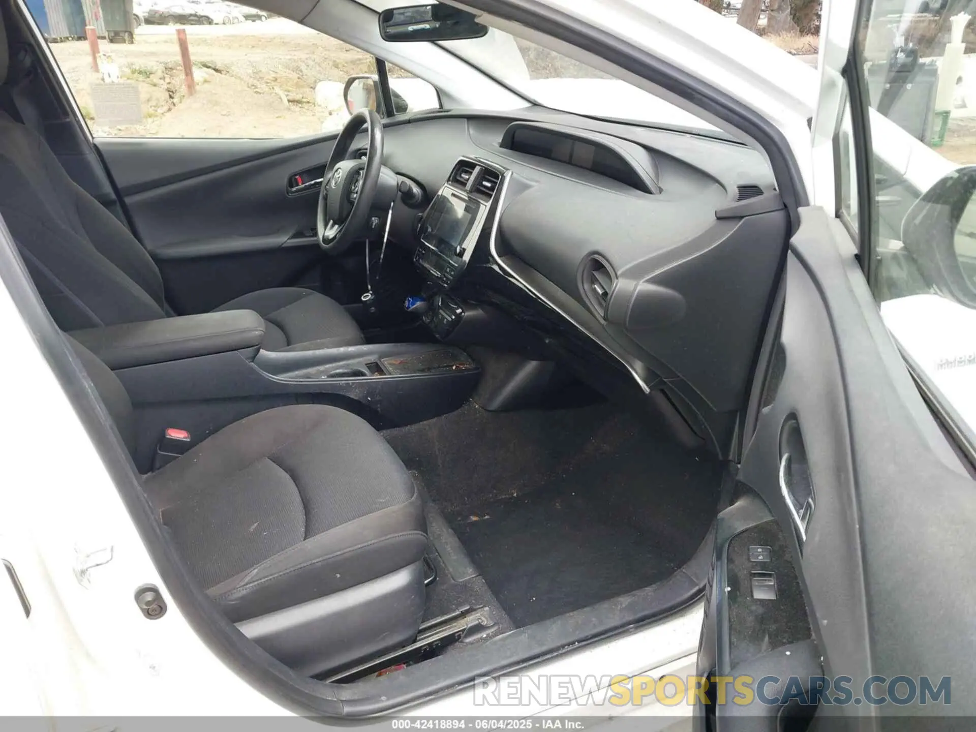 5 Photograph of a damaged car JTDKARFU1K3086859 TOYOTA PRIUS 2019