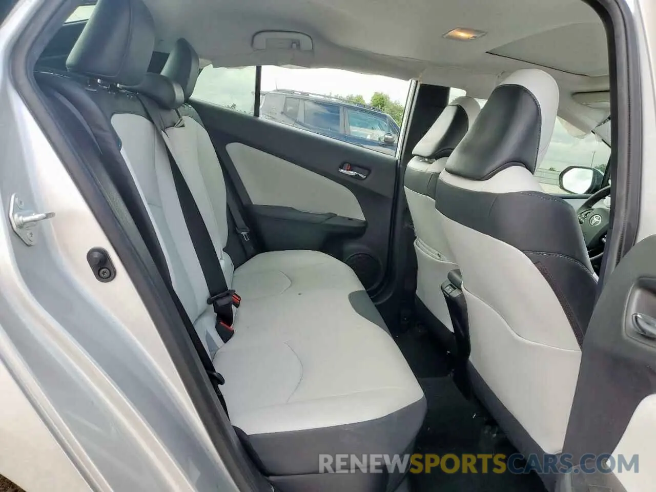 10 Photograph of a damaged car JTDKARFU1K3087896 TOYOTA PRIUS 2019