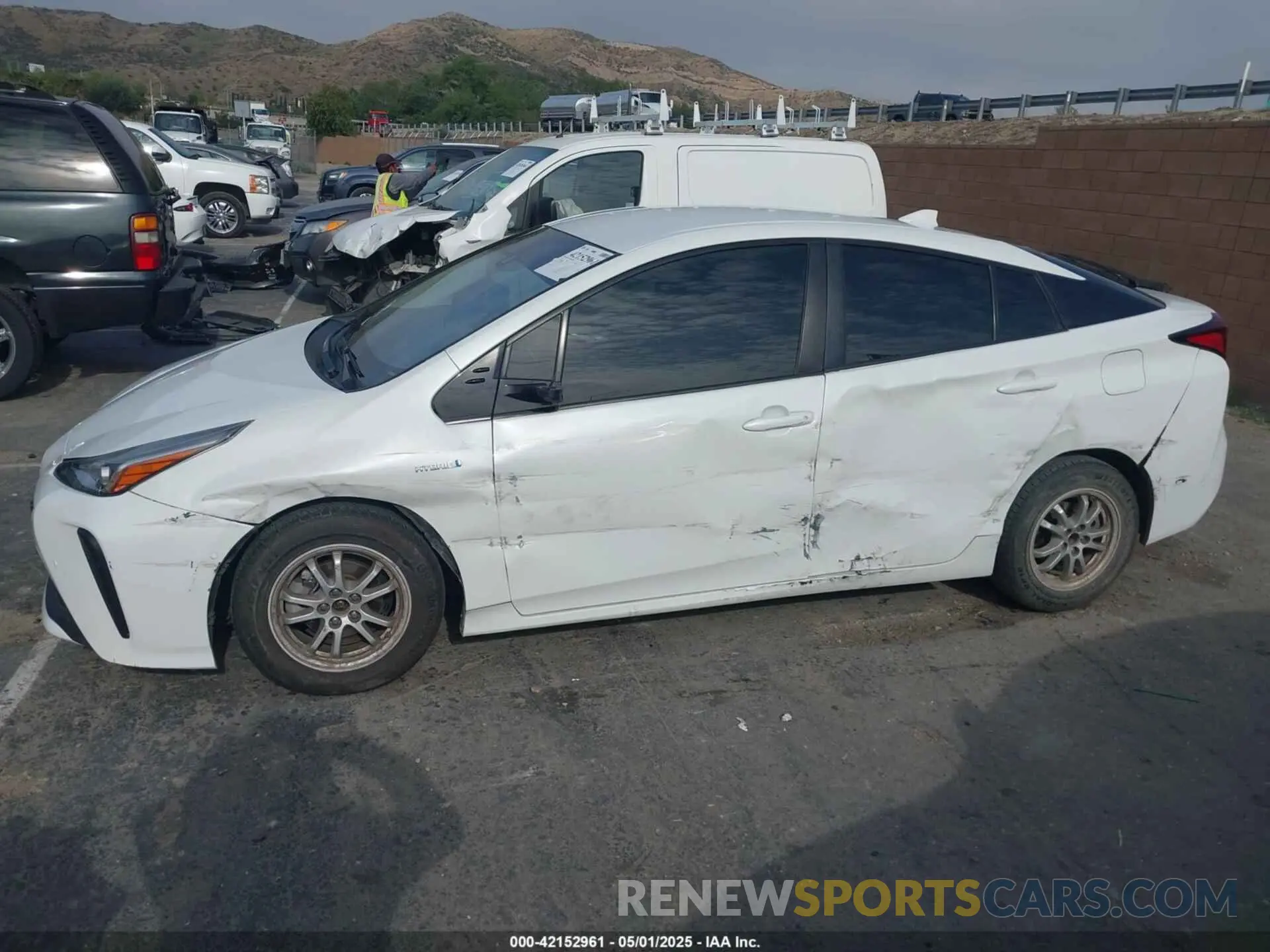 14 Photograph of a damaged car JTDKARFU1K3091379 TOYOTA PRIUS 2019