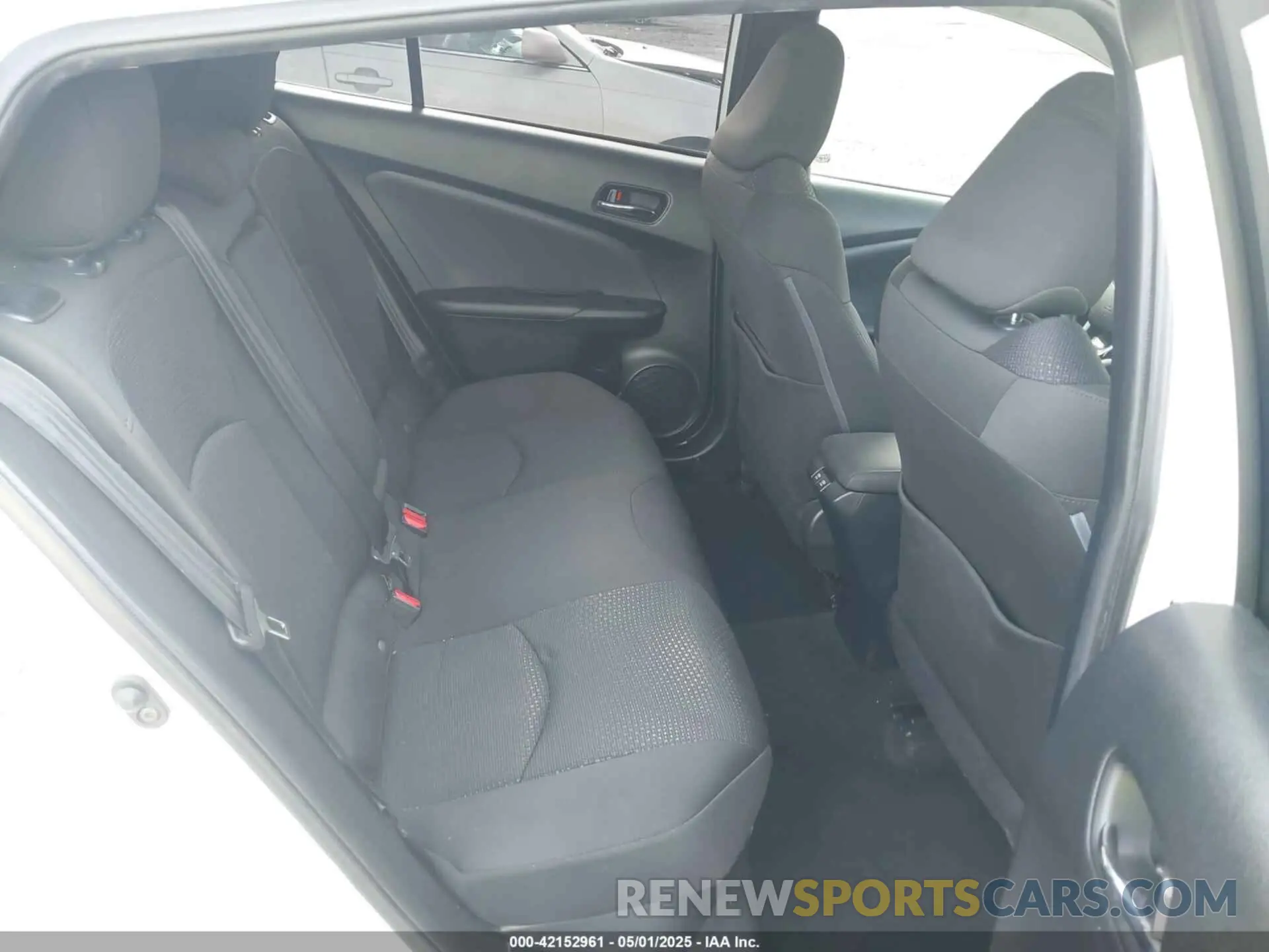 8 Photograph of a damaged car JTDKARFU1K3091379 TOYOTA PRIUS 2019