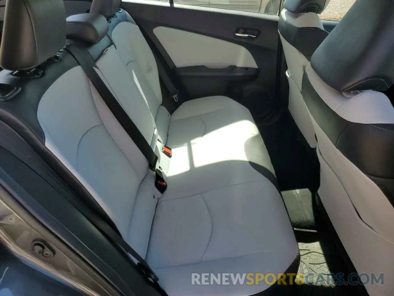 10 Photograph of a damaged car JTDKARFU1K3091933 TOYOTA PRIUS 2019