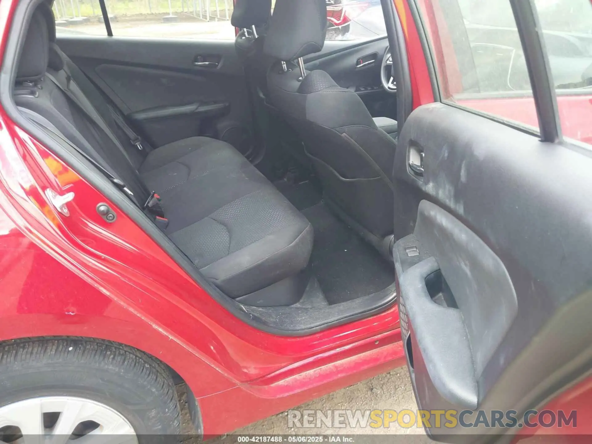 8 Photograph of a damaged car JTDKARFU1K3101487 TOYOTA PRIUS 2019