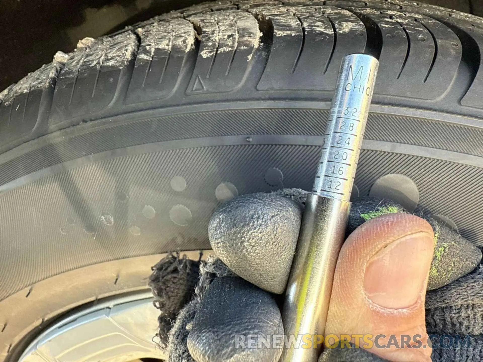25 Photograph of a damaged car JTDKARFU2K3071285 TOYOTA PRIUS 2019