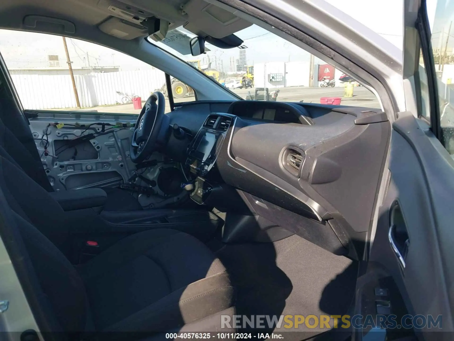 5 Photograph of a damaged car JTDKARFU2K3076163 TOYOTA PRIUS 2019