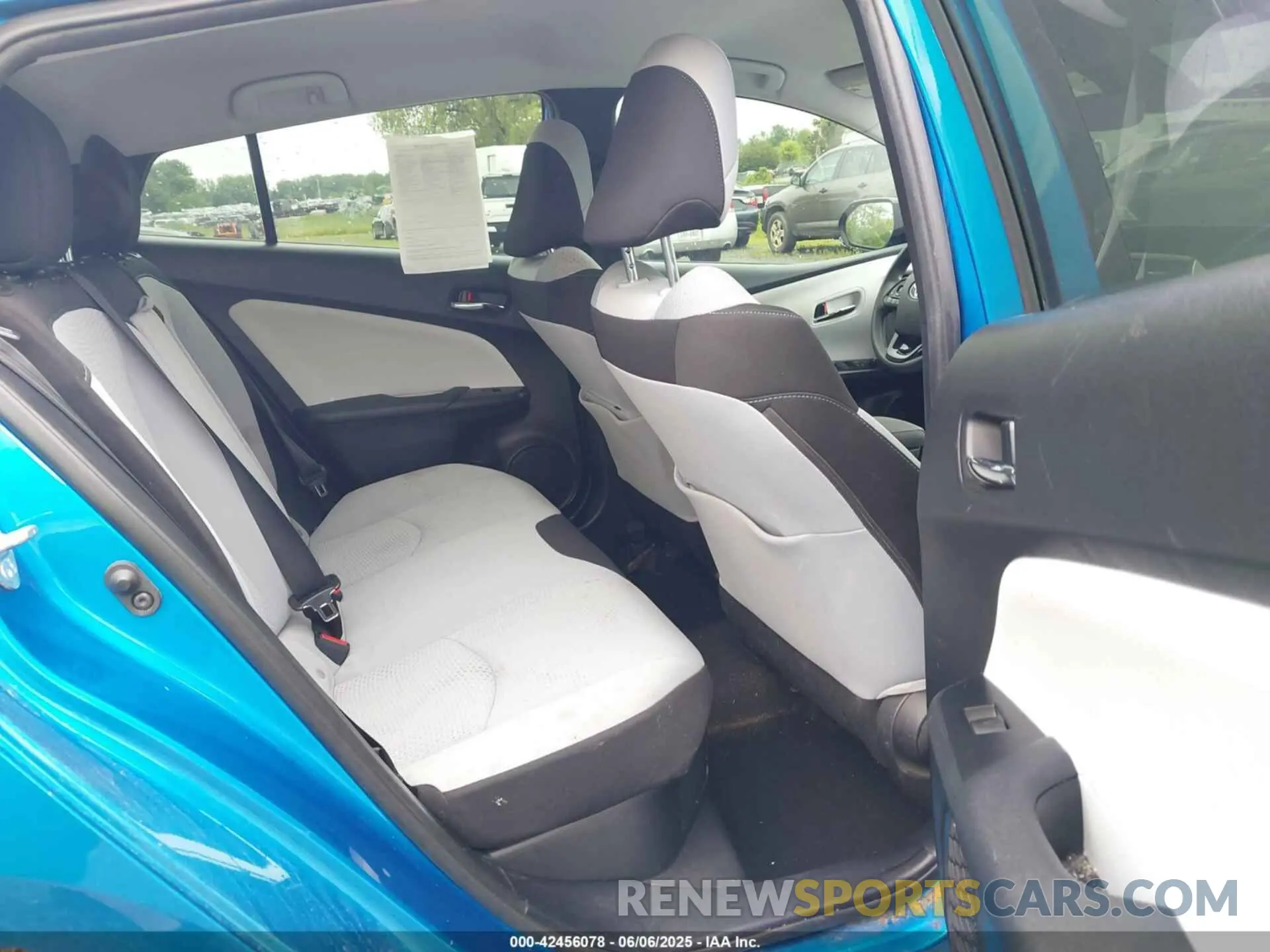 8 Photograph of a damaged car JTDKARFU2K3079211 TOYOTA PRIUS 2019