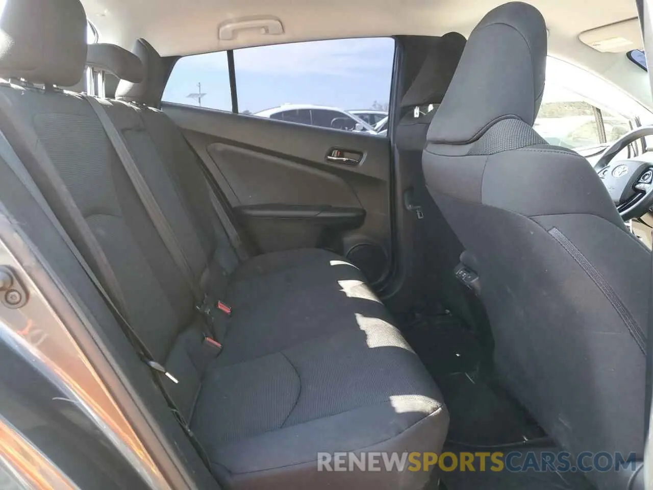 10 Photograph of a damaged car JTDKARFU2K3092217 TOYOTA PRIUS 2019