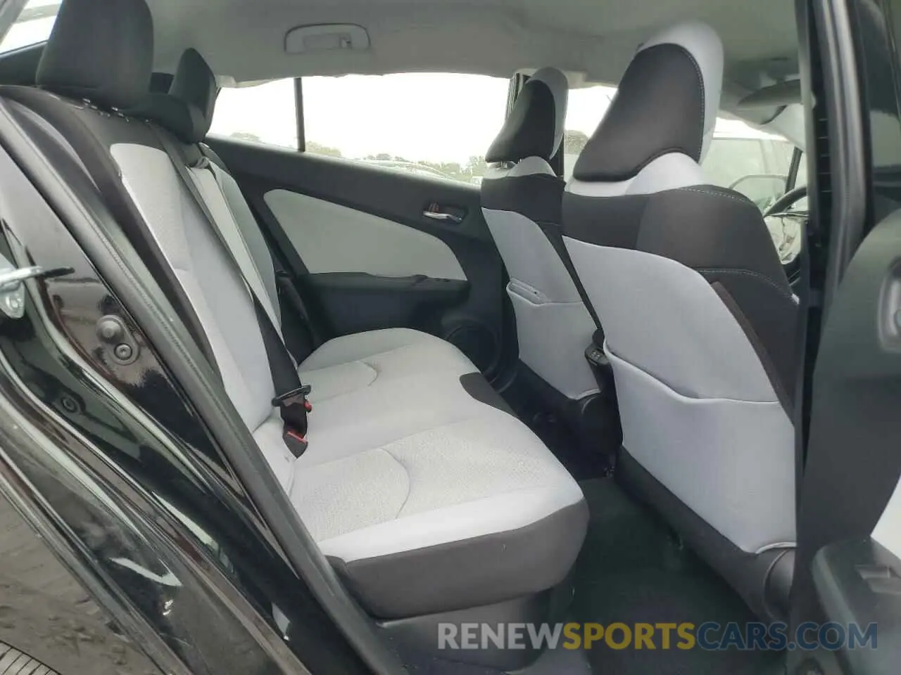 10 Photograph of a damaged car JTDKARFU2K3101689 TOYOTA PRIUS 2019