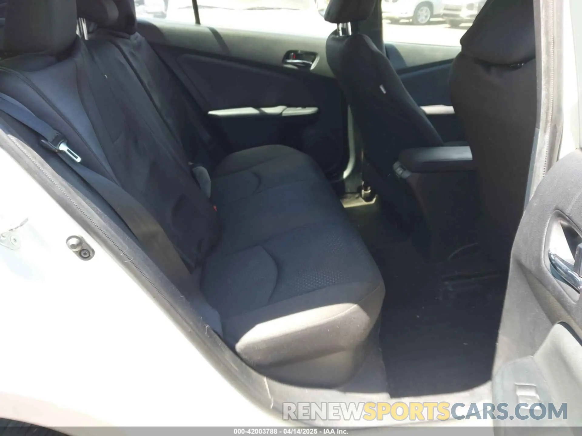 8 Photograph of a damaged car JTDKARFU3K3076981 TOYOTA PRIUS 2019