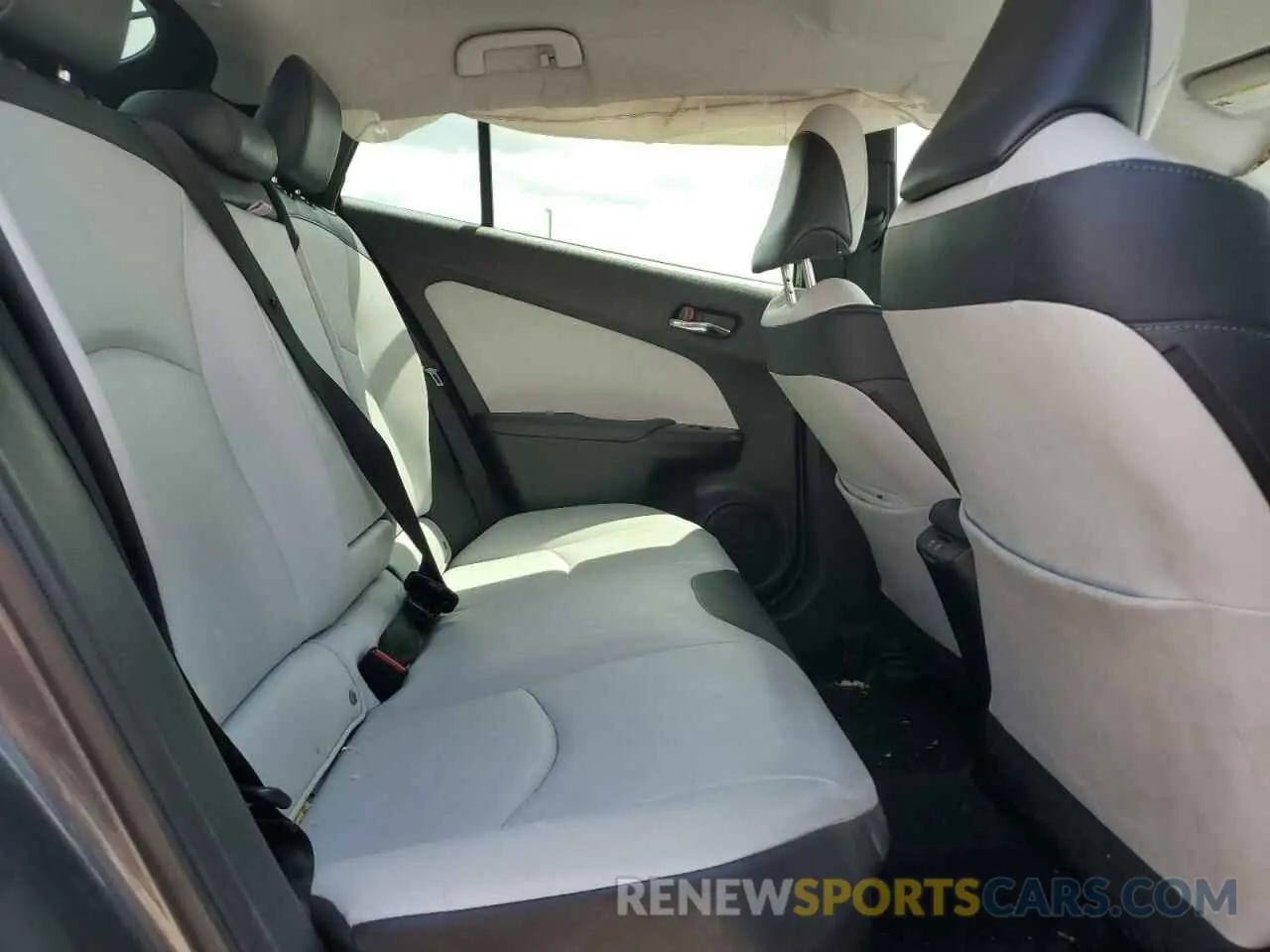 10 Photograph of a damaged car JTDKARFU3K3083235 TOYOTA PRIUS 2019