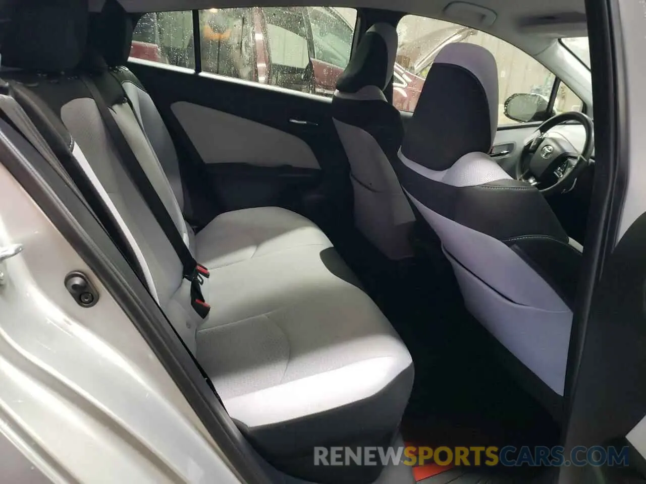 10 Photograph of a damaged car JTDKARFU3K3085289 TOYOTA PRIUS 2019