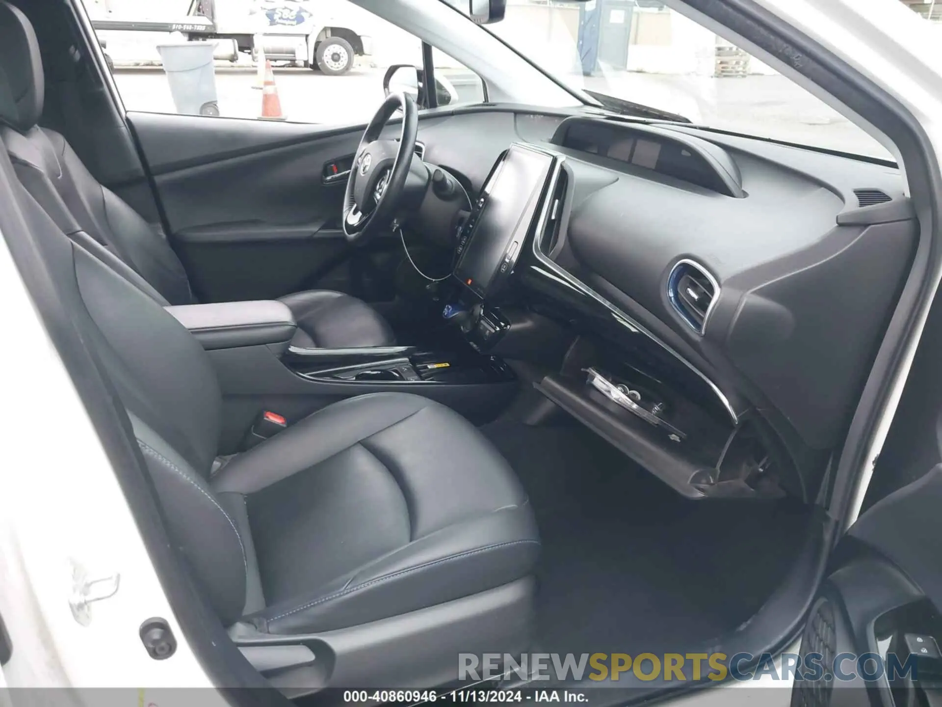 5 Photograph of a damaged car JTDKARFU3K3092081 TOYOTA PRIUS 2019