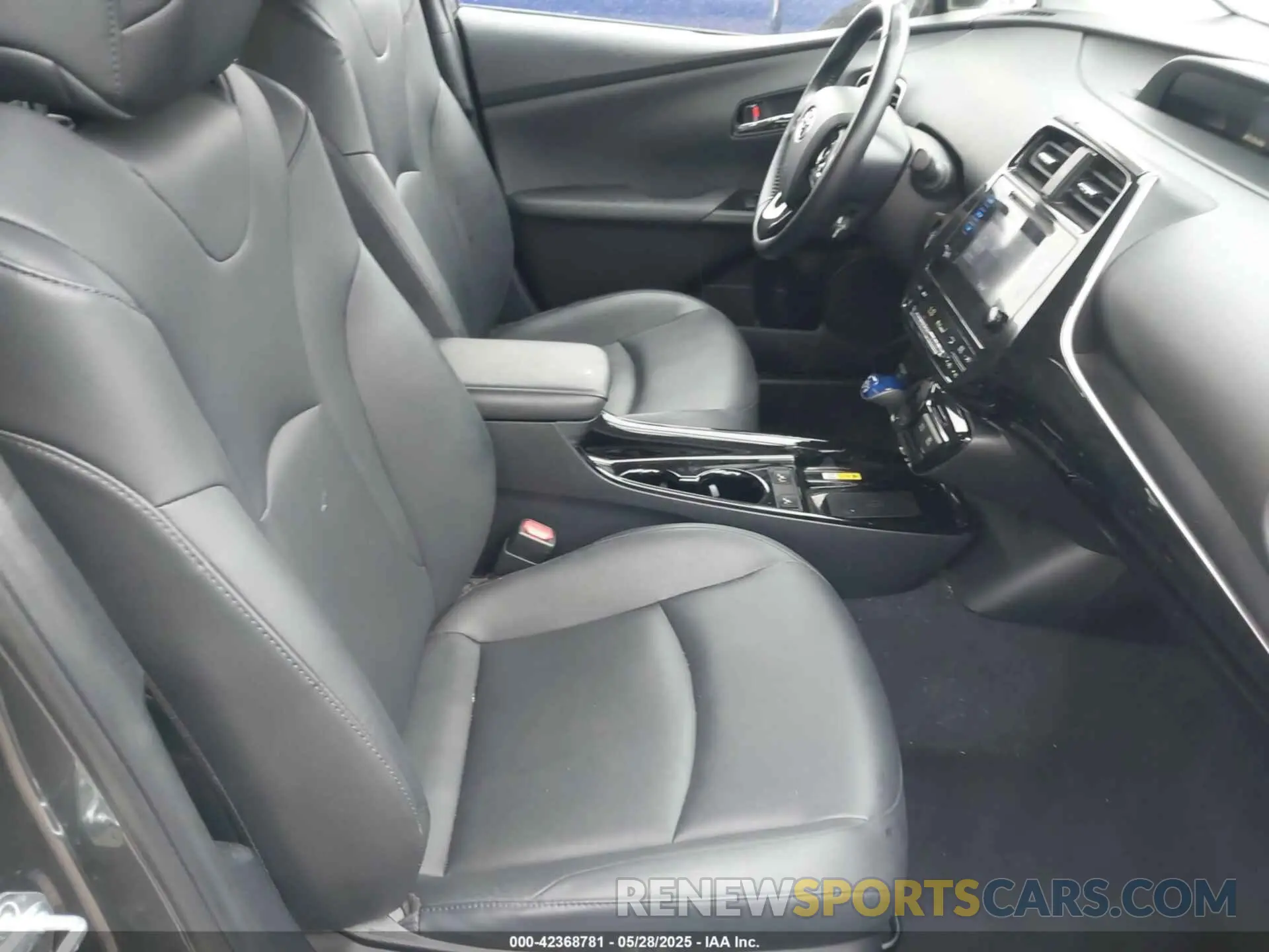 5 Photograph of a damaged car JTDKARFU3K3093621 TOYOTA PRIUS 2019
