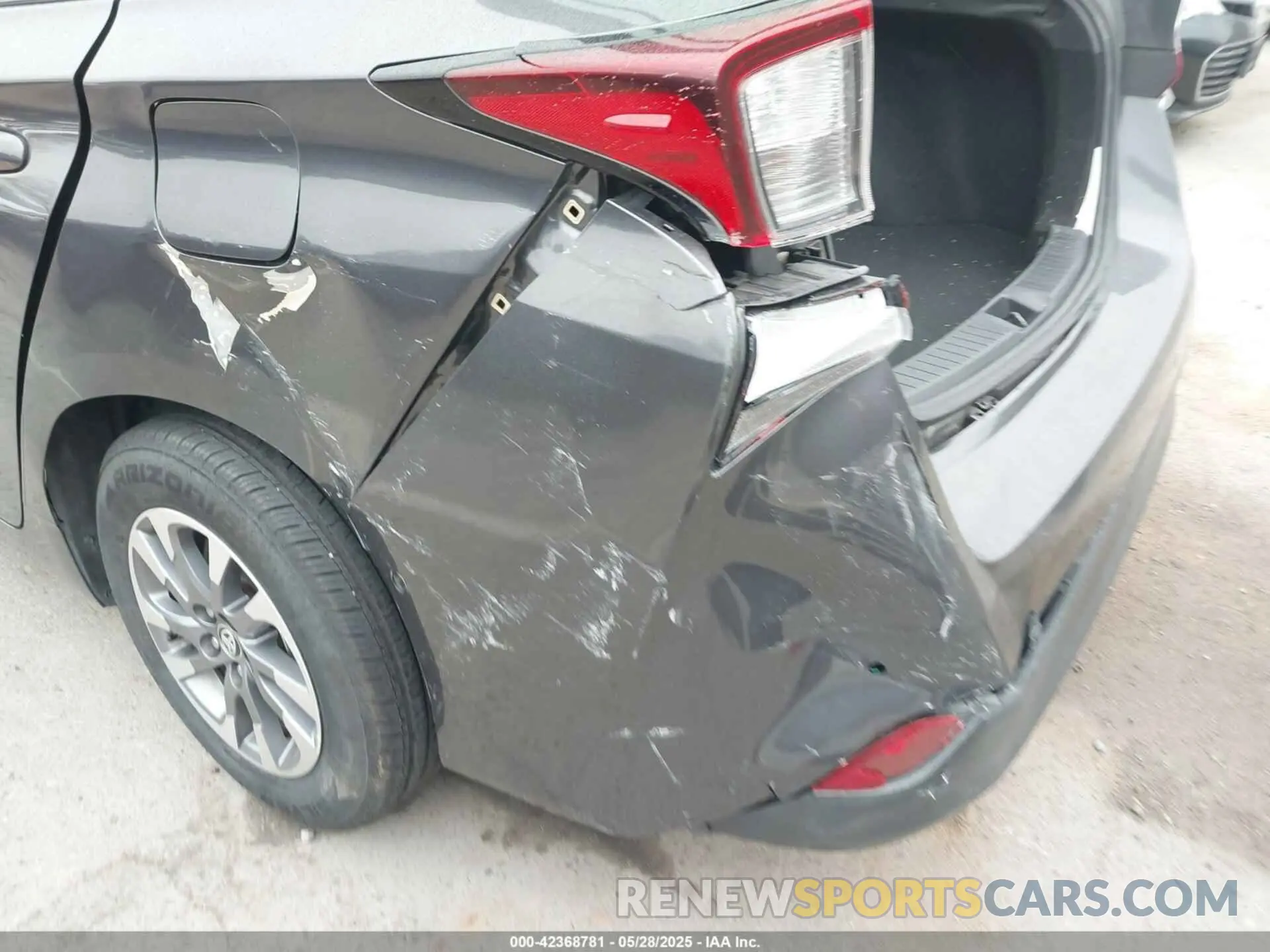 6 Photograph of a damaged car JTDKARFU3K3093621 TOYOTA PRIUS 2019