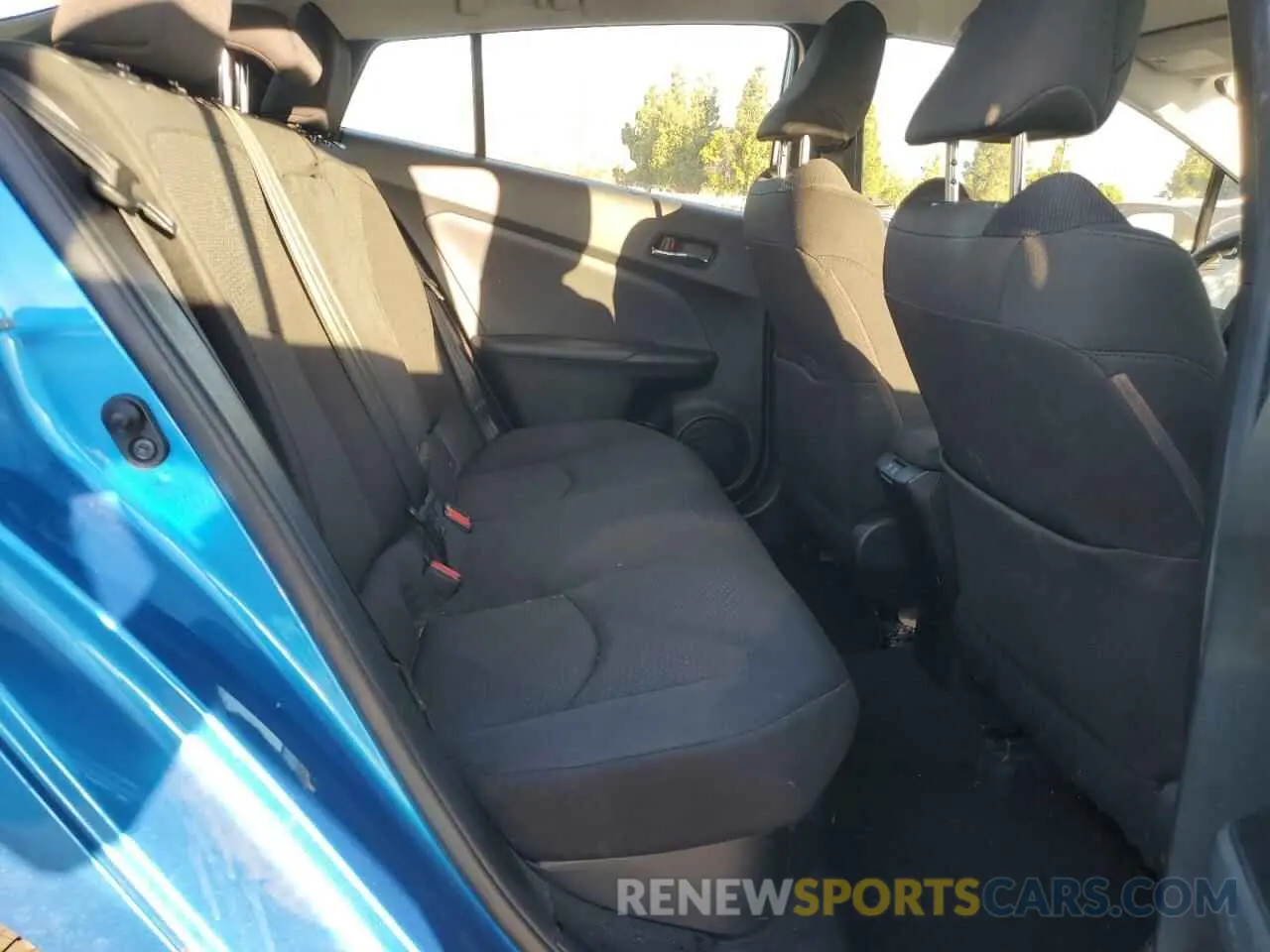 10 Photograph of a damaged car JTDKARFU3K3096759 TOYOTA PRIUS 2019