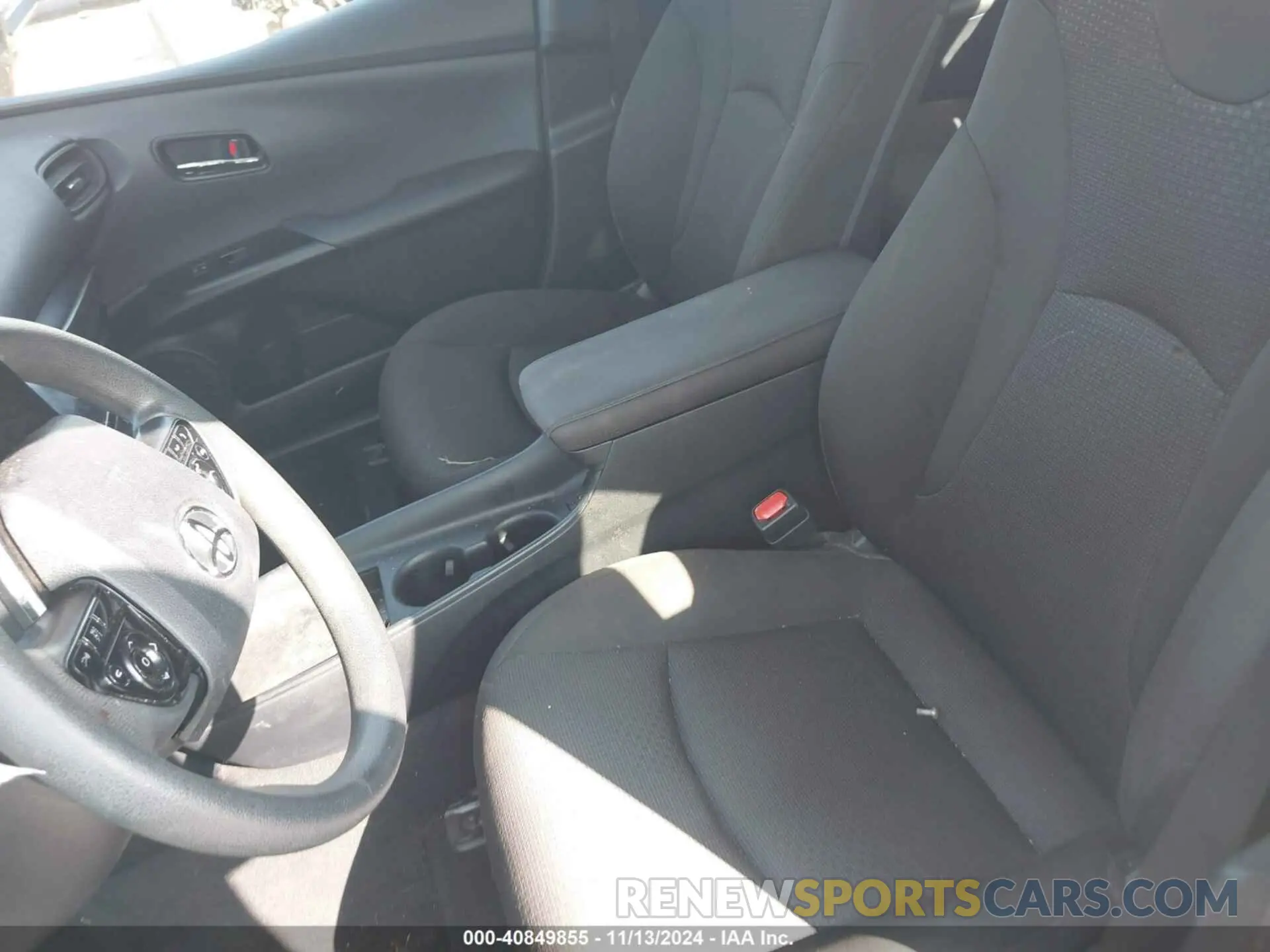 5 Photograph of a damaged car JTDKARFU4K3072504 TOYOTA PRIUS 2019