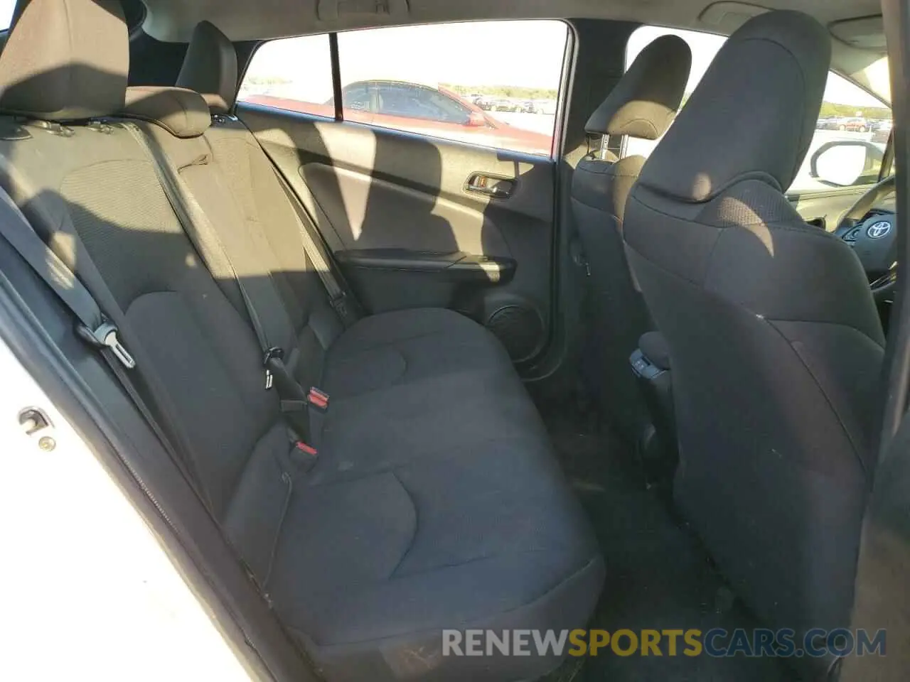 10 Photograph of a damaged car JTDKARFU4K3097029 TOYOTA PRIUS 2019