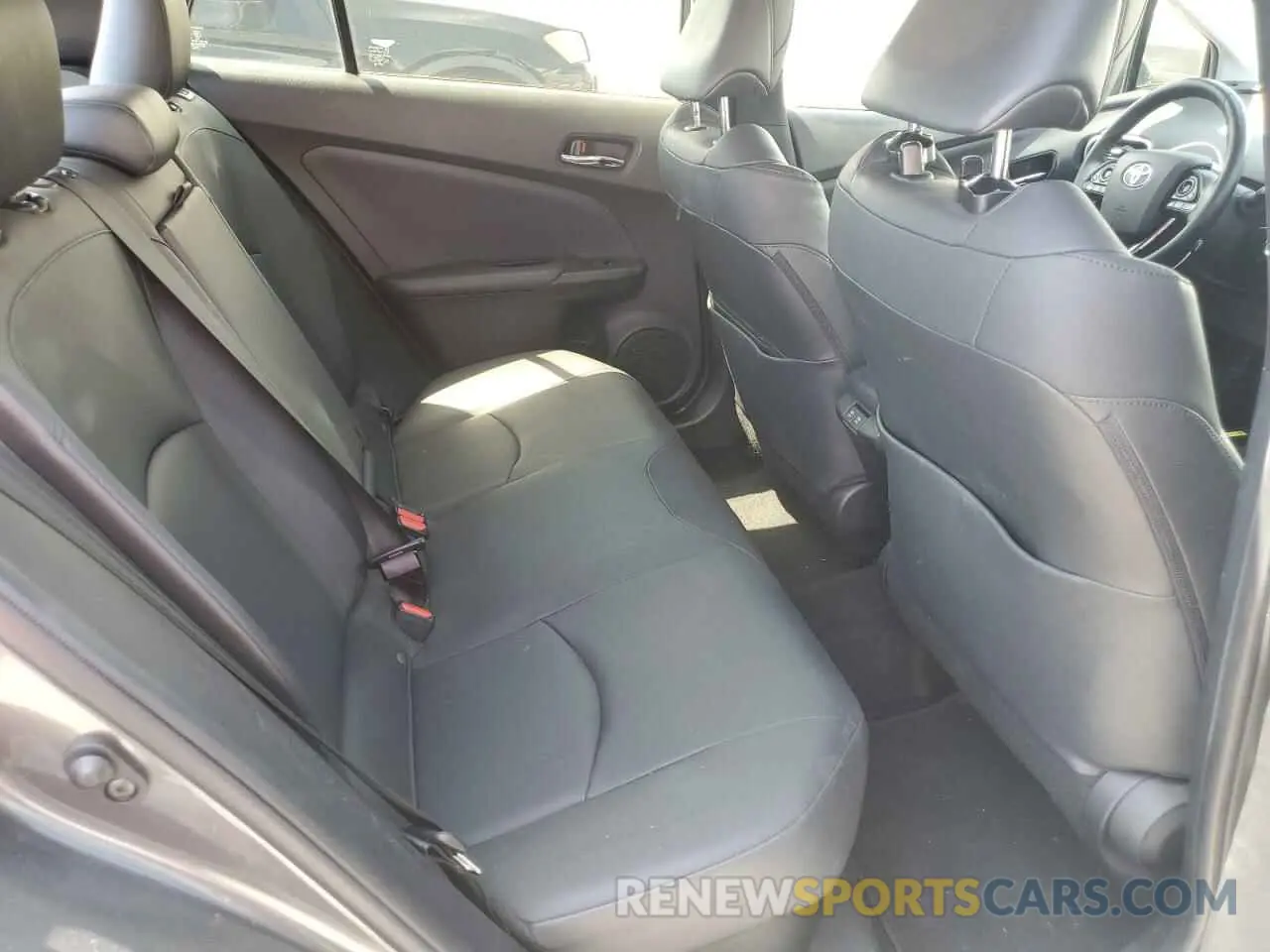 10 Photograph of a damaged car JTDKARFU4K3098262 TOYOTA PRIUS 2019