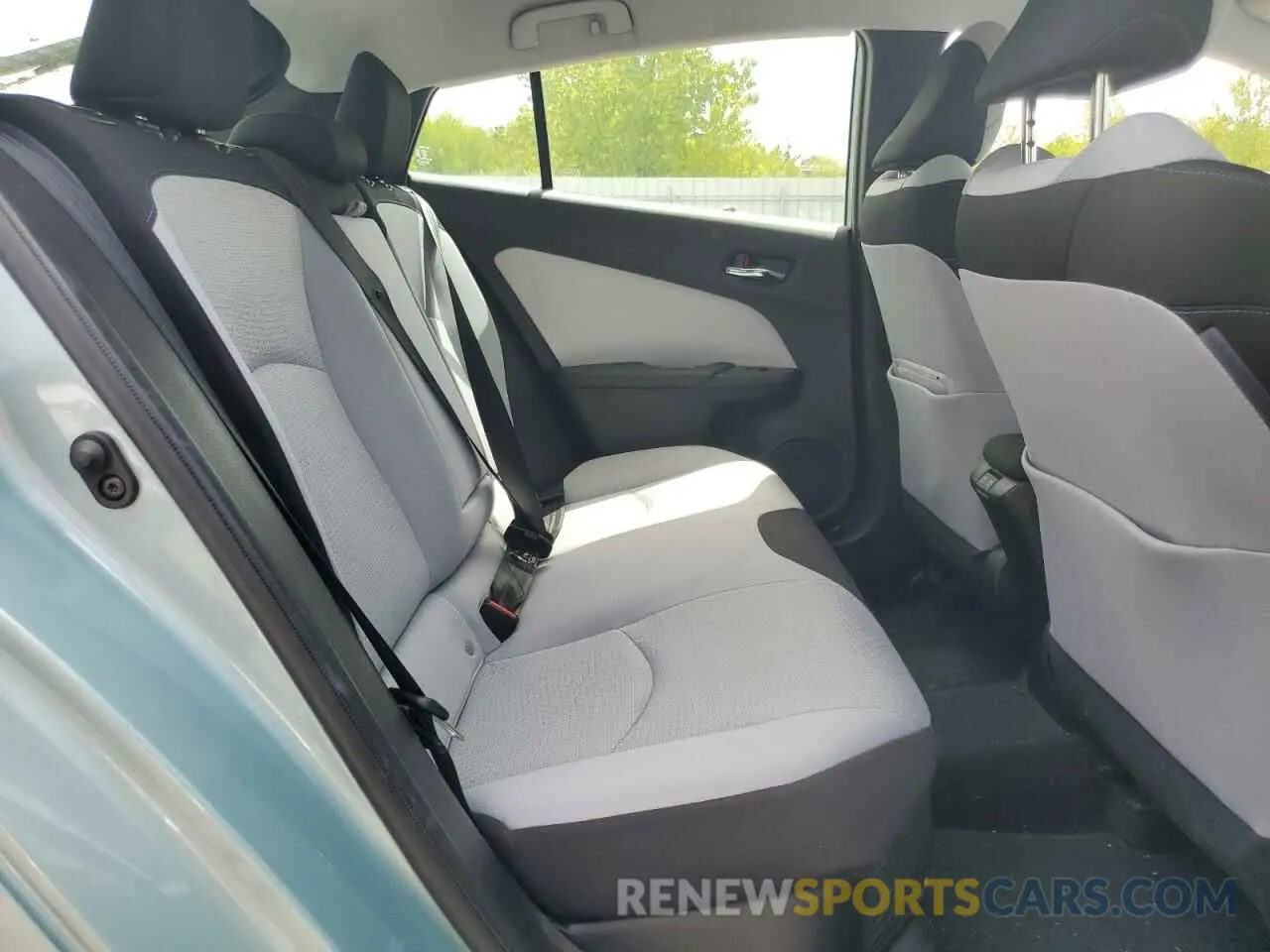 10 Photograph of a damaged car JTDKARFU4K3101256 TOYOTA PRIUS 2019