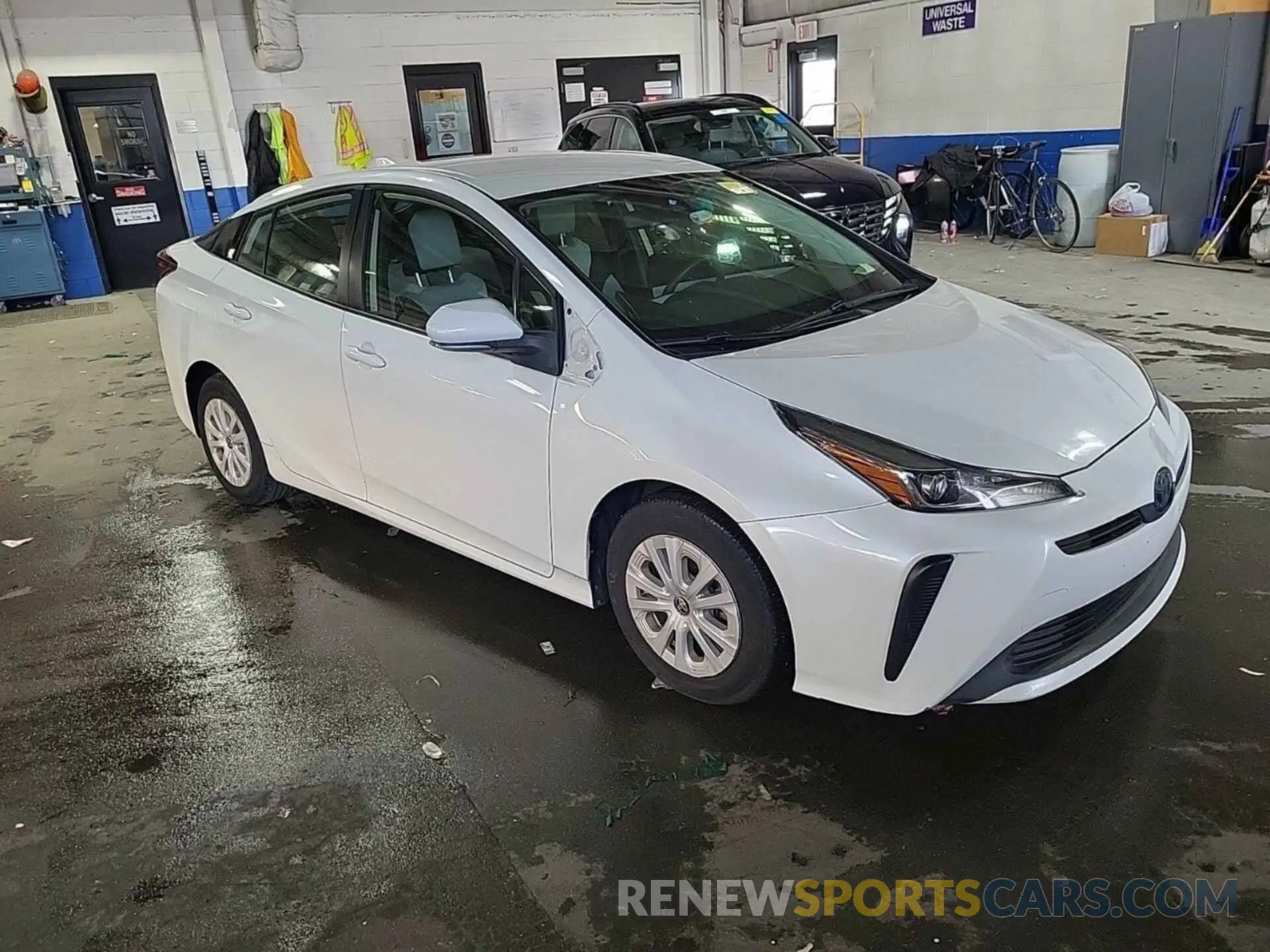 33 Photograph of a damaged car JTDKARFU6K3069667 TOYOTA PRIUS 2019