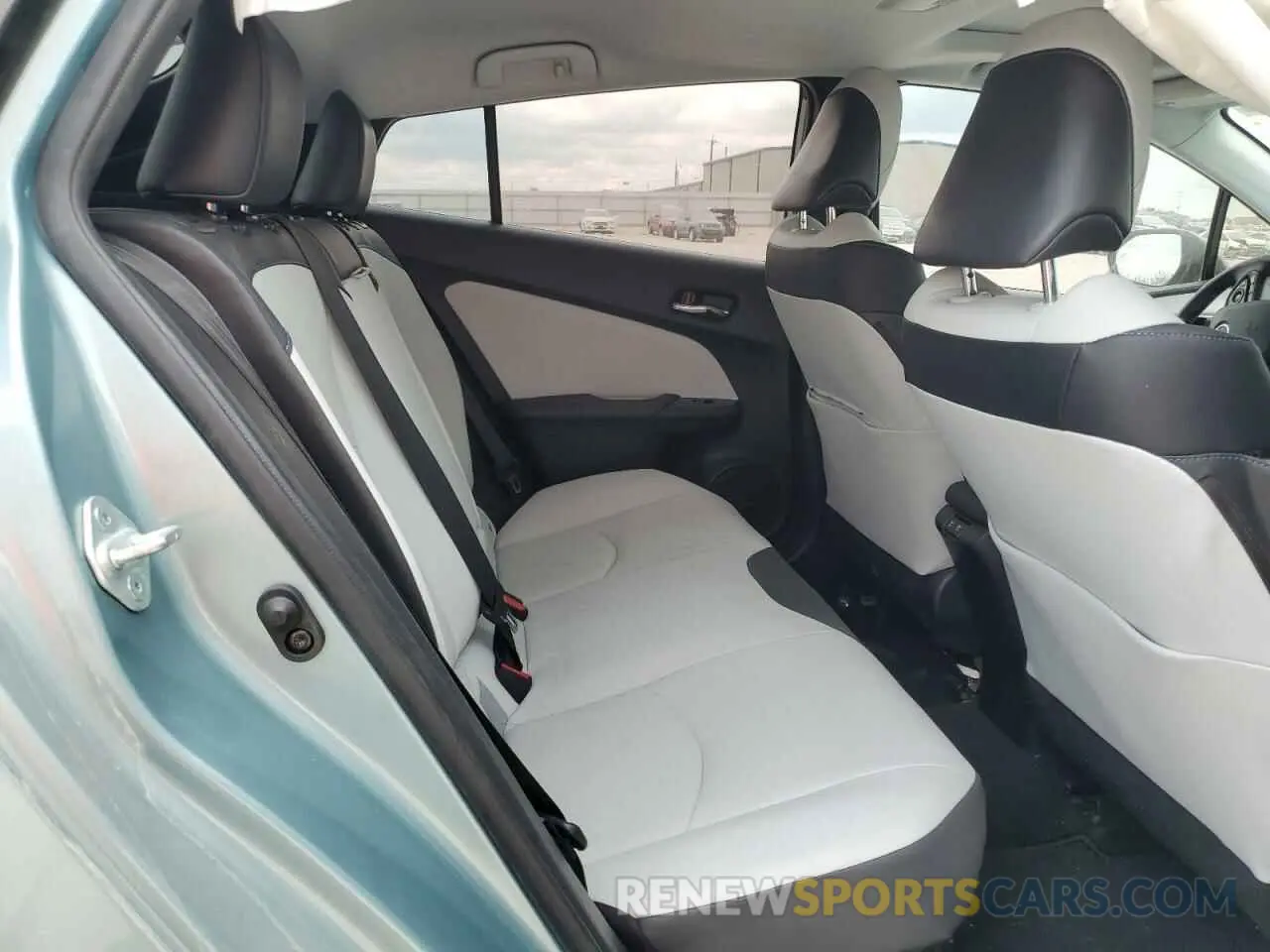 10 Photograph of a damaged car JTDKARFU6K3079079 TOYOTA PRIUS 2019