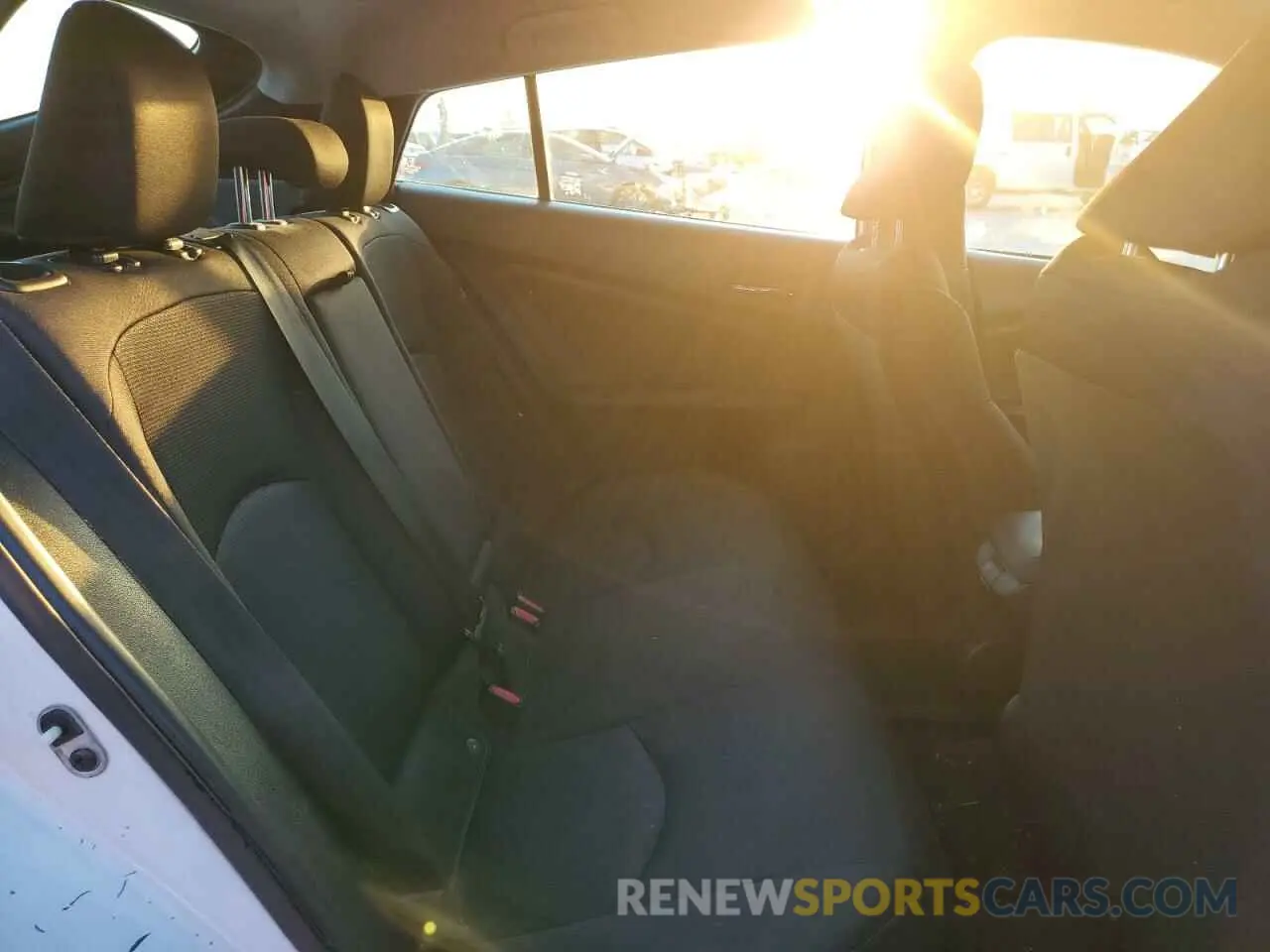 10 Photograph of a damaged car JTDKARFU6K3089143 TOYOTA PRIUS 2019