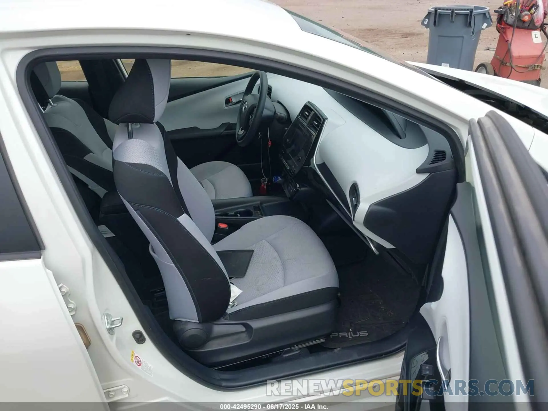 5 Photograph of a damaged car JTDKARFU7K3079057 TOYOTA PRIUS 2019