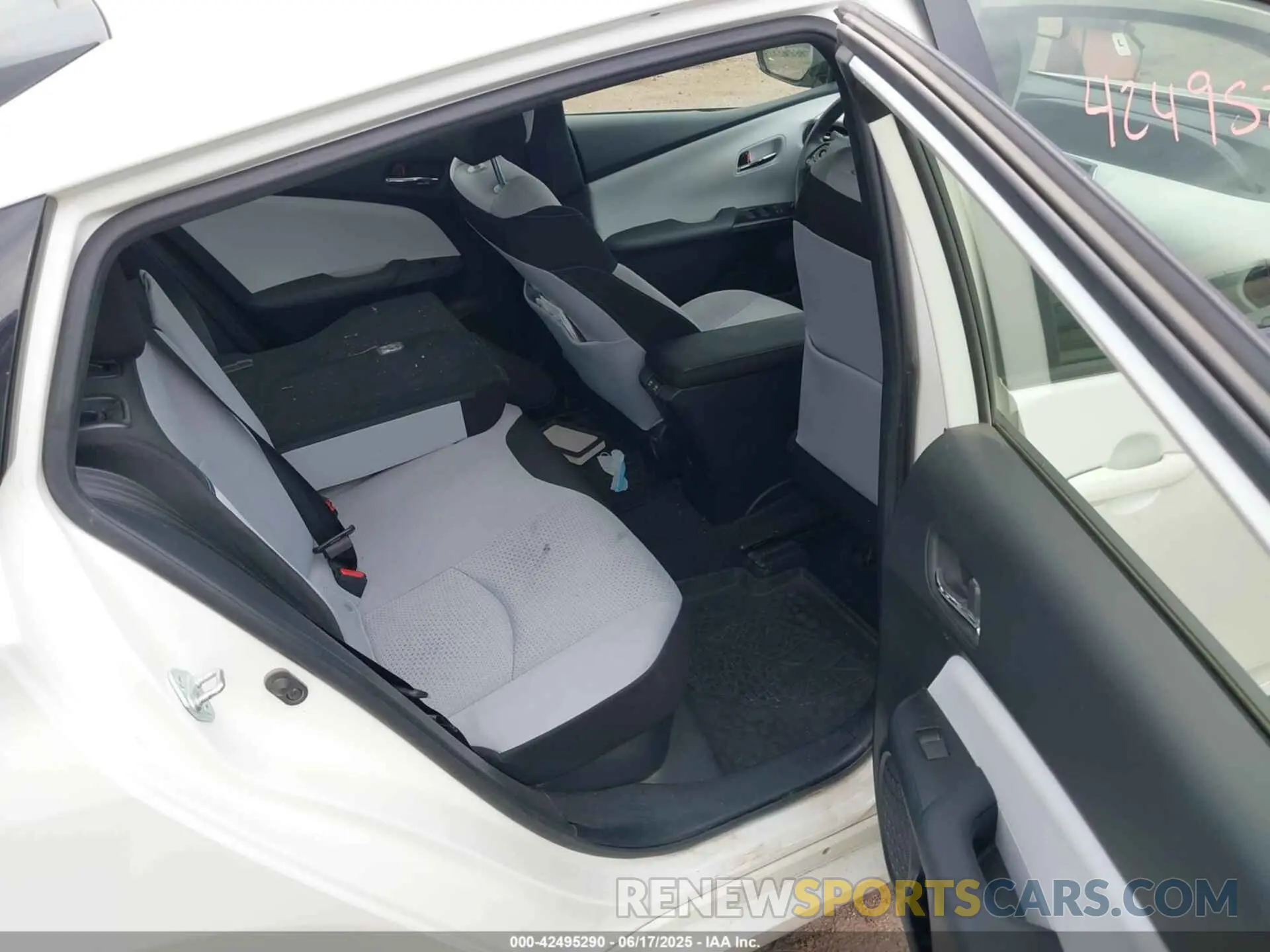 8 Photograph of a damaged car JTDKARFU7K3079057 TOYOTA PRIUS 2019