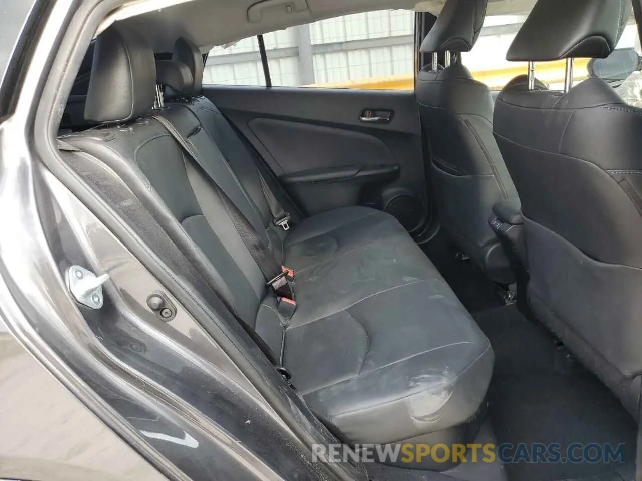10 Photograph of a damaged car JTDKARFU7K3087515 TOYOTA PRIUS 2019