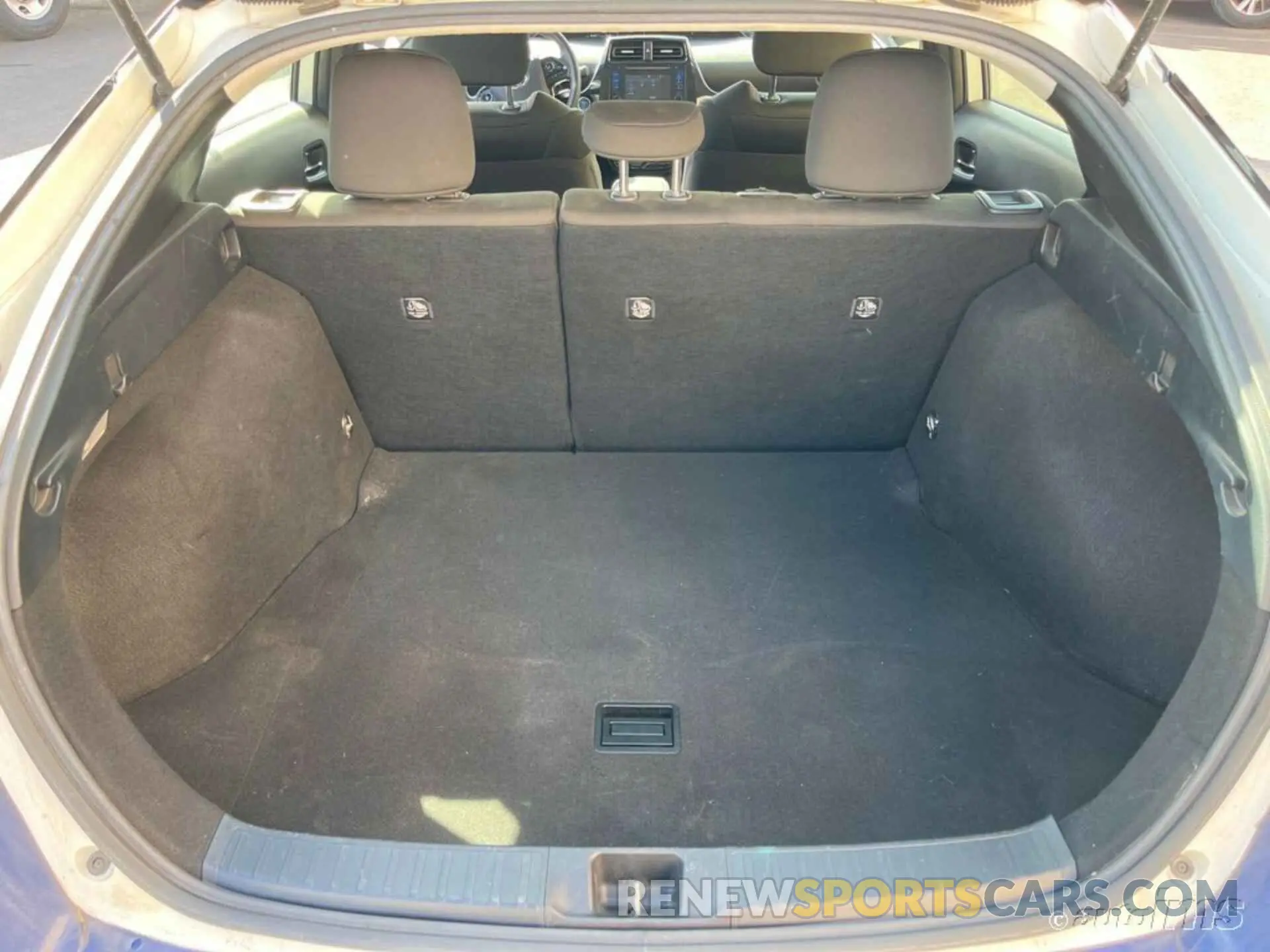 10 Photograph of a damaged car JTDKARFU7K3090060 TOYOTA PRIUS 2019