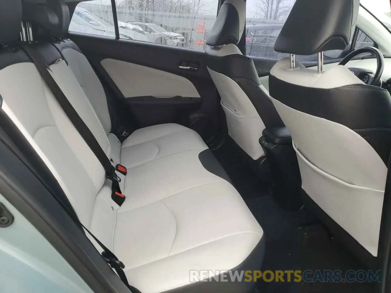 10 Photograph of a damaged car JTDKARFU7K3096957 TOYOTA PRIUS 2019