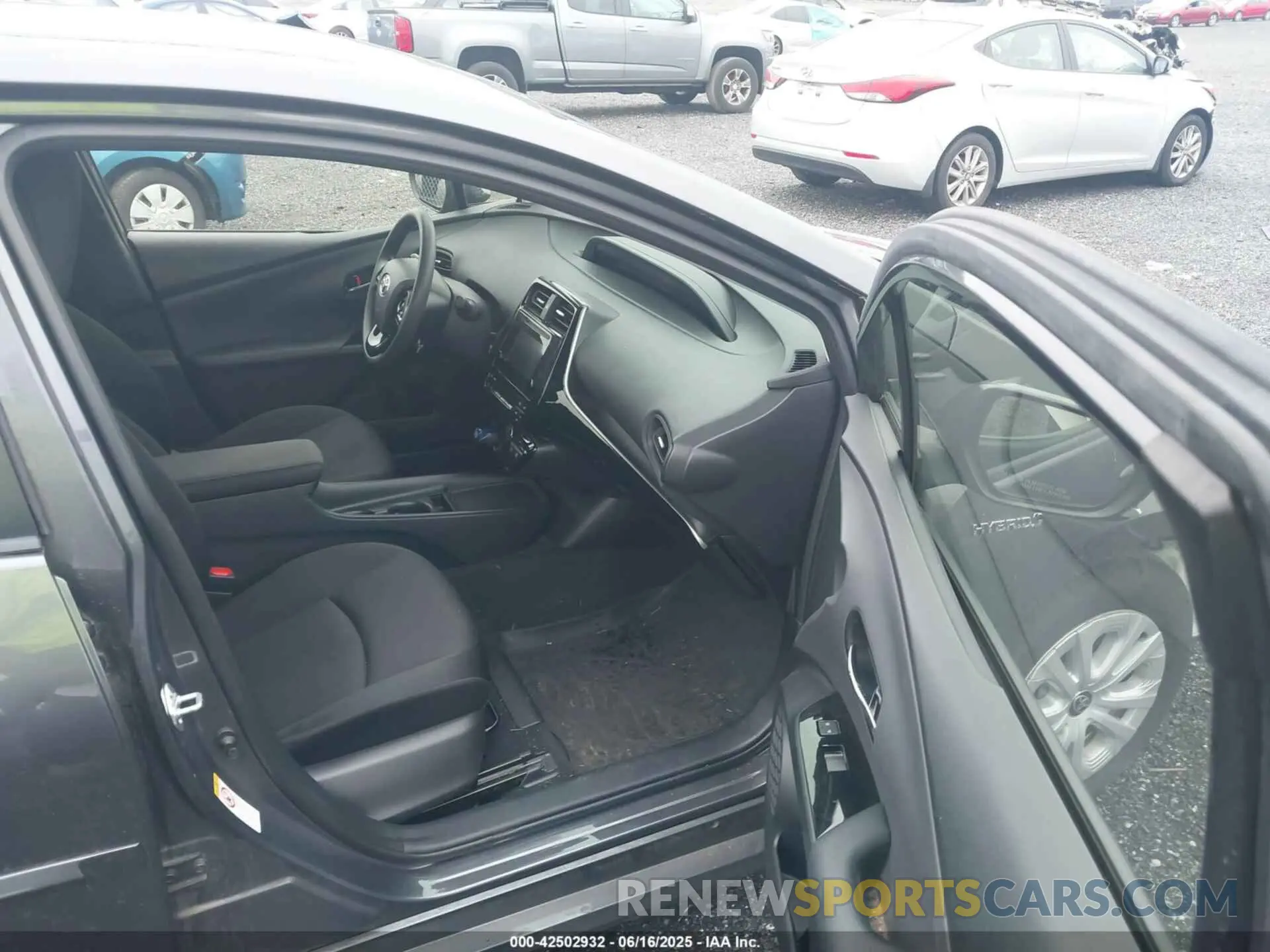 5 Photograph of a damaged car JTDKARFU8K3093579 TOYOTA PRIUS 2019