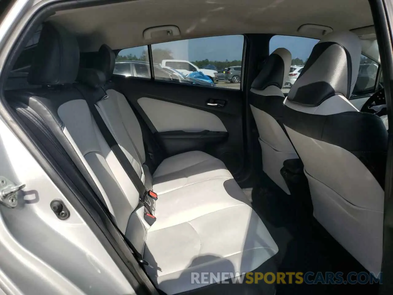 10 Photograph of a damaged car JTDKARFU9K3092229 TOYOTA PRIUS 2019