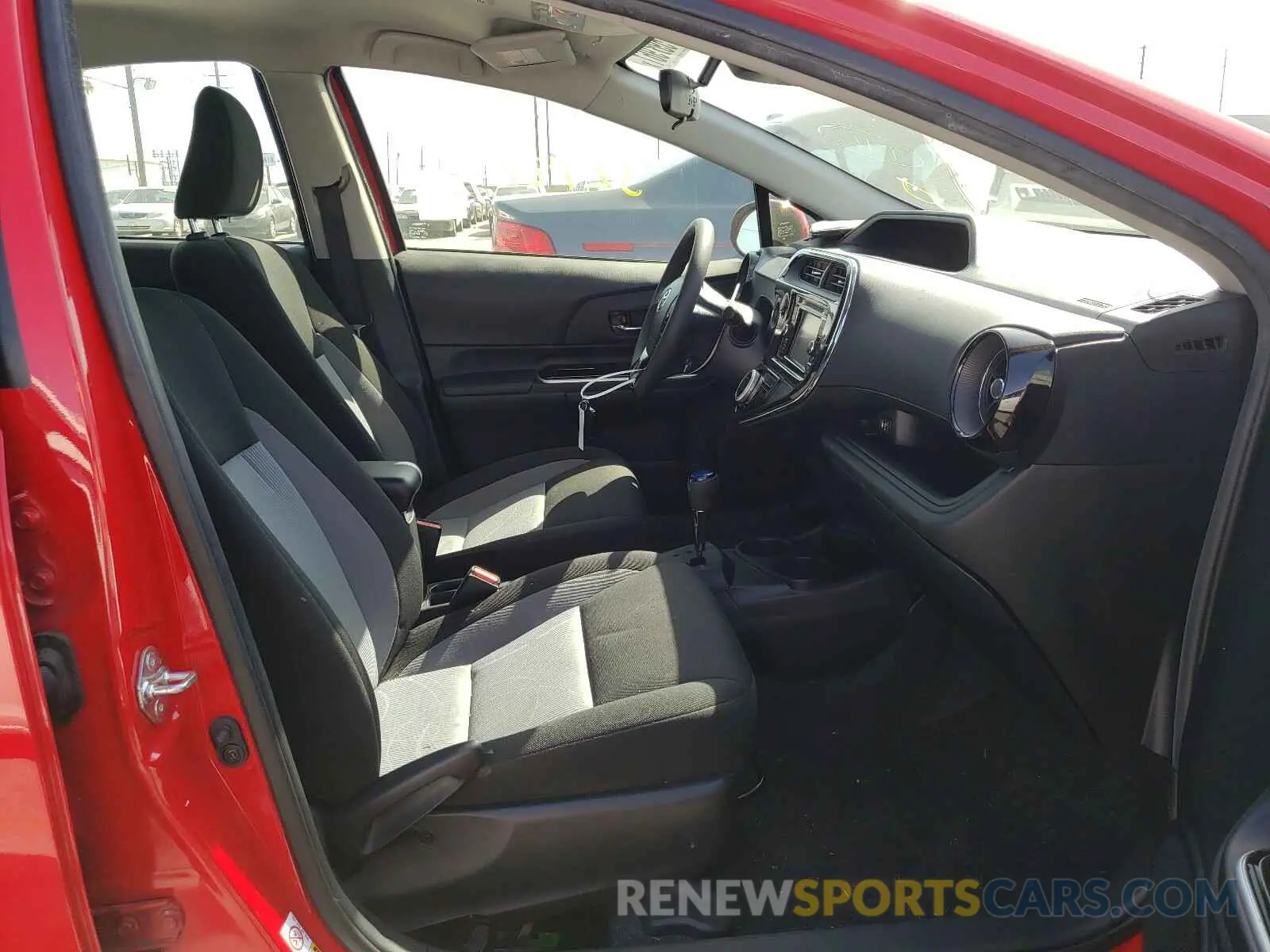 5 Photograph of a damaged car JTDKDTB30K1624707 TOYOTA PRIUS 2019