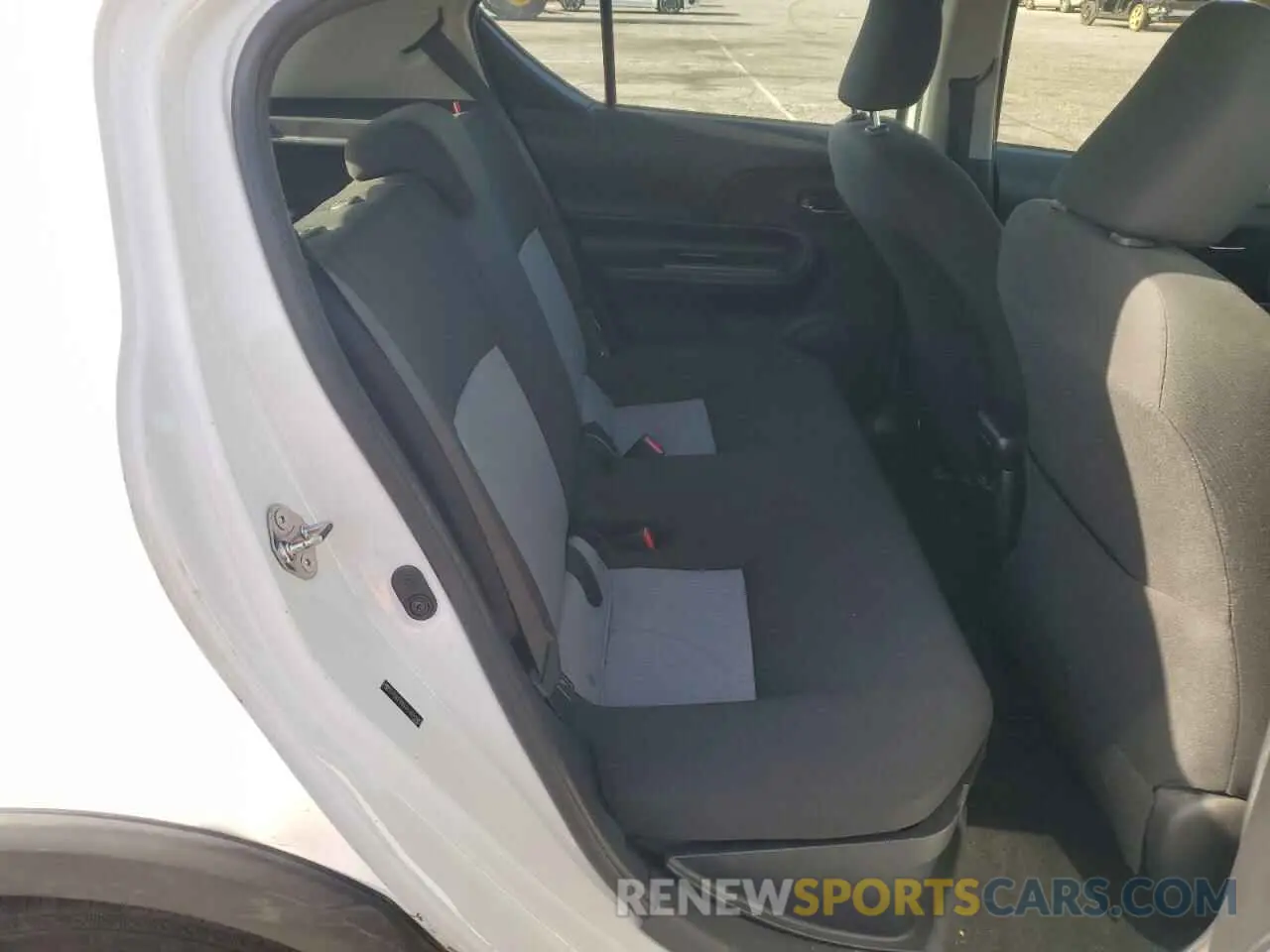 10 Photograph of a damaged car JTDKDTB31K1626580 TOYOTA PRIUS 2019