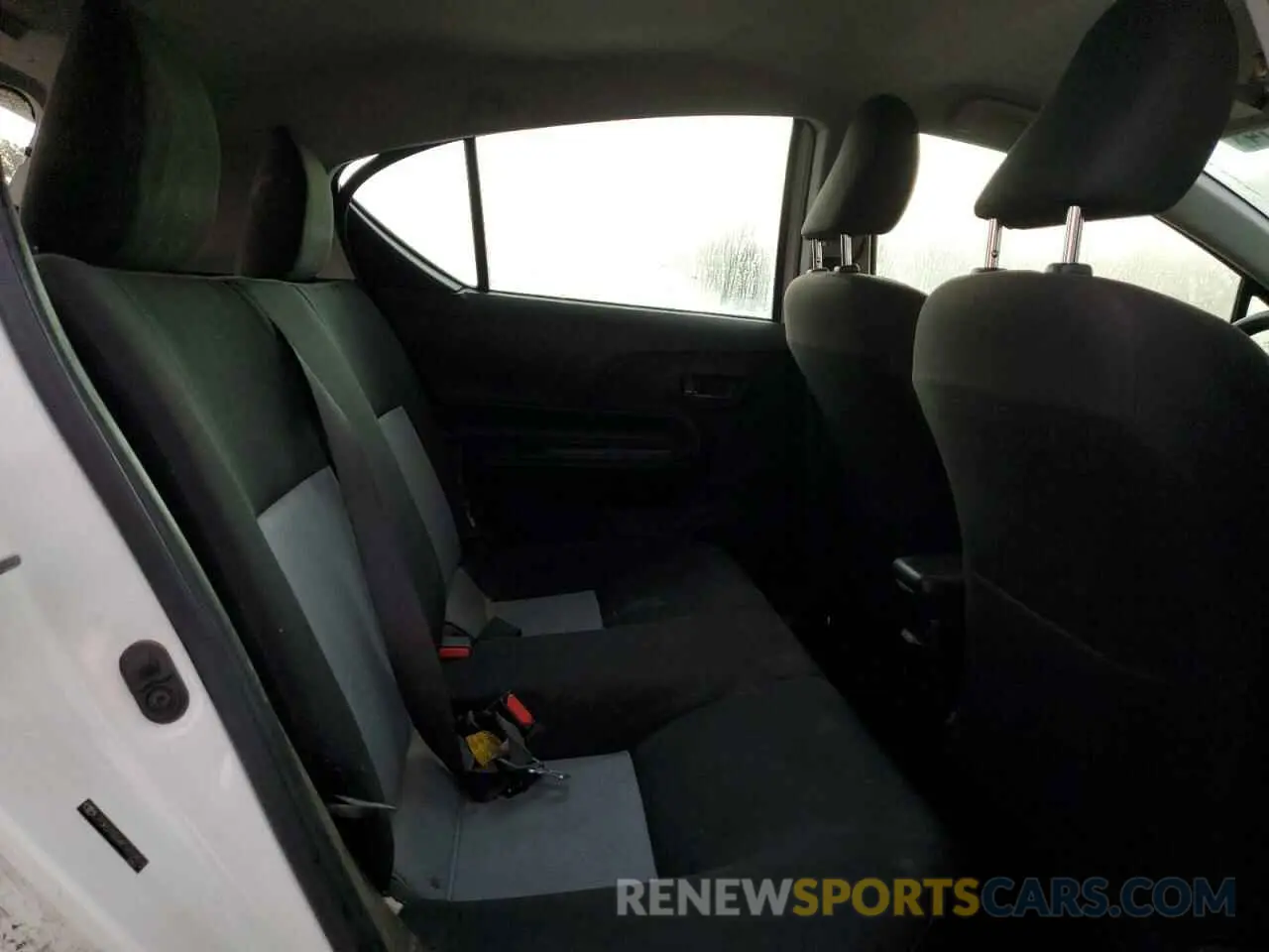 10 Photograph of a damaged car JTDKDTB34K1622510 TOYOTA PRIUS 2019