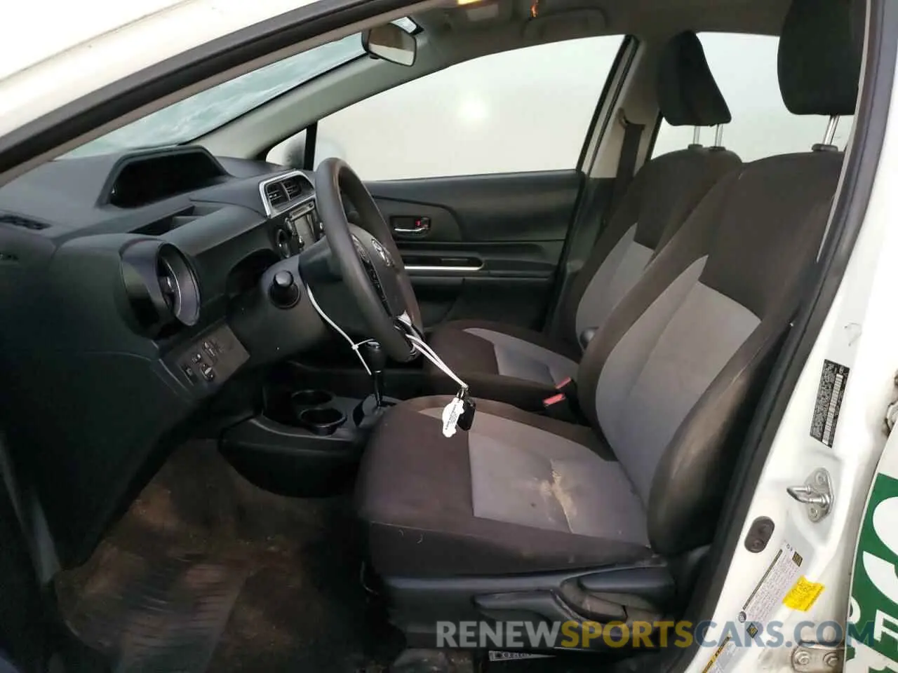 7 Photograph of a damaged car JTDKDTB34K1622510 TOYOTA PRIUS 2019