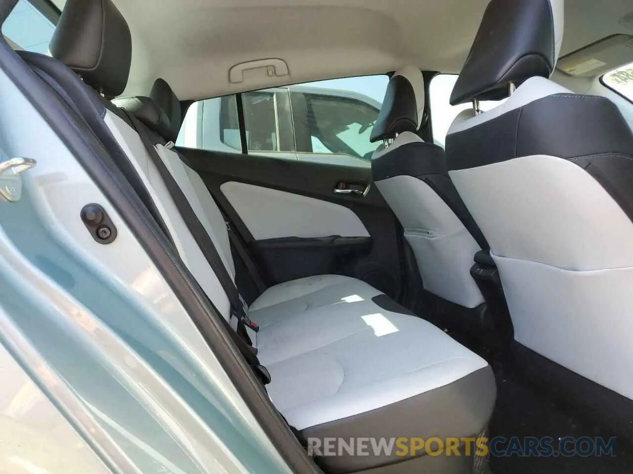 11 Photograph of a damaged car JTDL9RFU1K3005534 TOYOTA PRIUS 2019