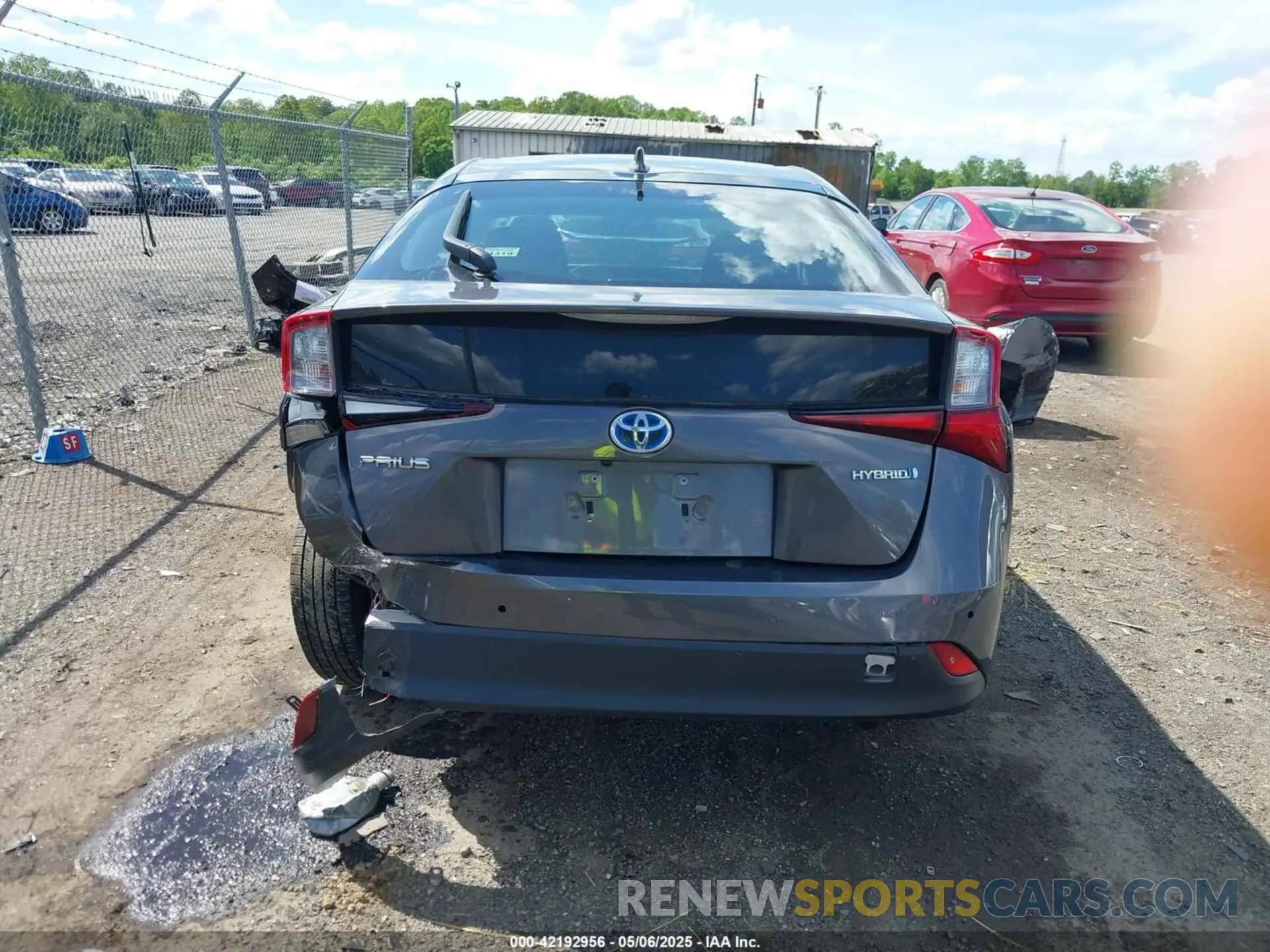 16 Photograph of a damaged car JTDL9RFU2K3005915 TOYOTA PRIUS 2019