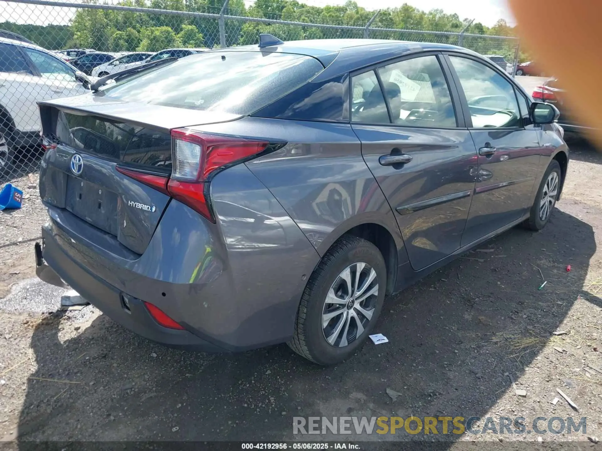 4 Photograph of a damaged car JTDL9RFU2K3005915 TOYOTA PRIUS 2019