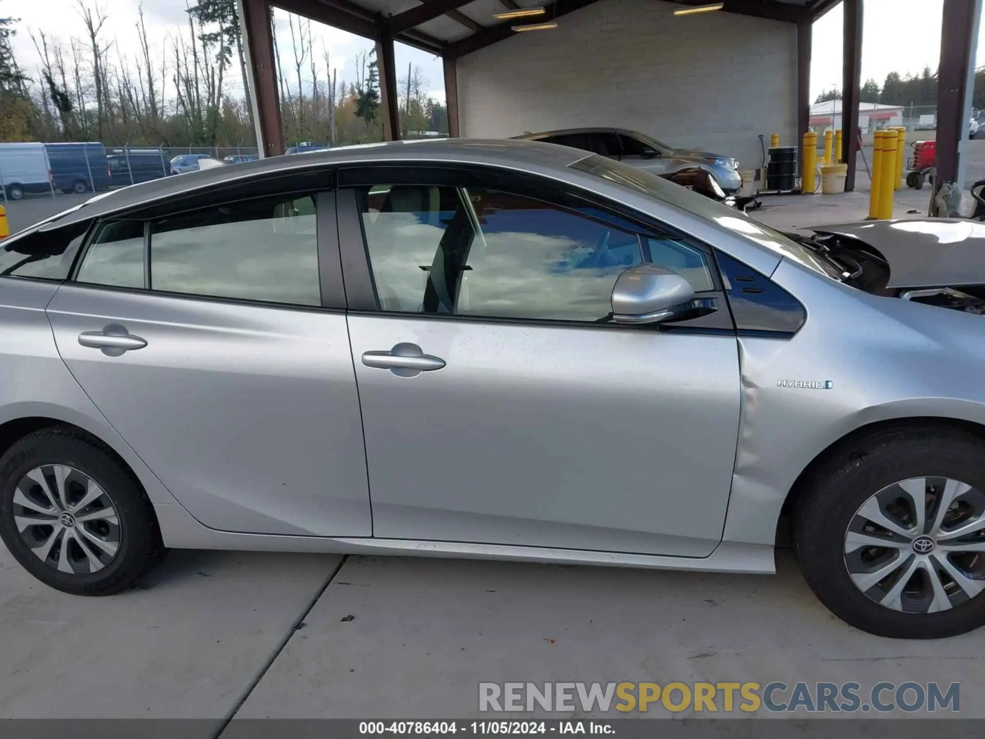 13 Photograph of a damaged car JTDL9RFU2K3005946 TOYOTA PRIUS 2019