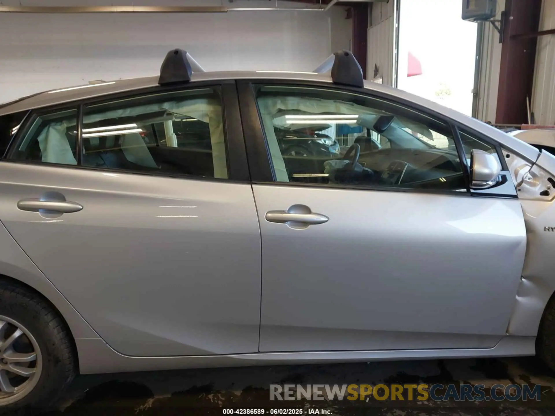 14 Photograph of a damaged car JTDL9RFU4K3002210 TOYOTA PRIUS 2019