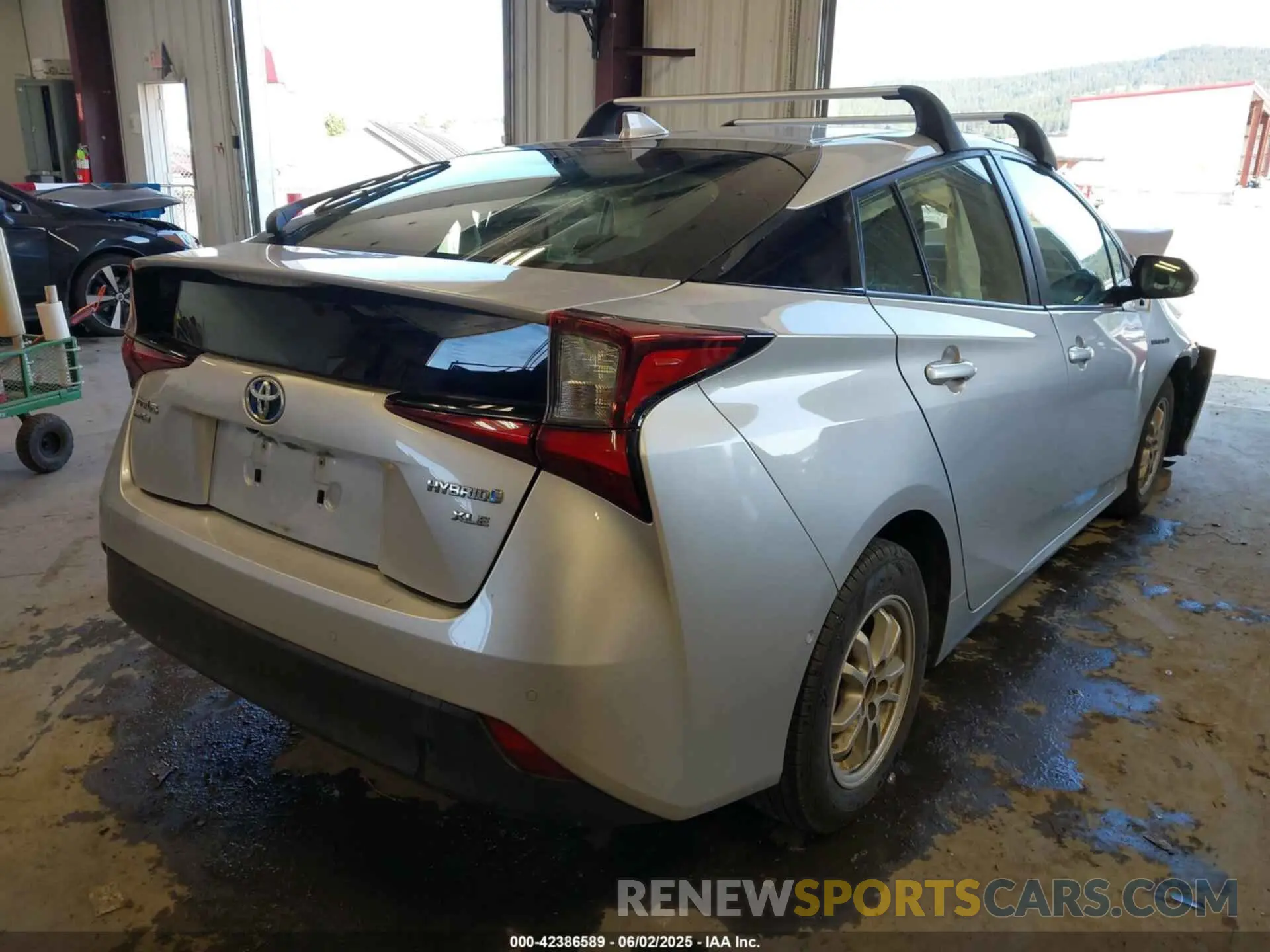 4 Photograph of a damaged car JTDL9RFU4K3002210 TOYOTA PRIUS 2019