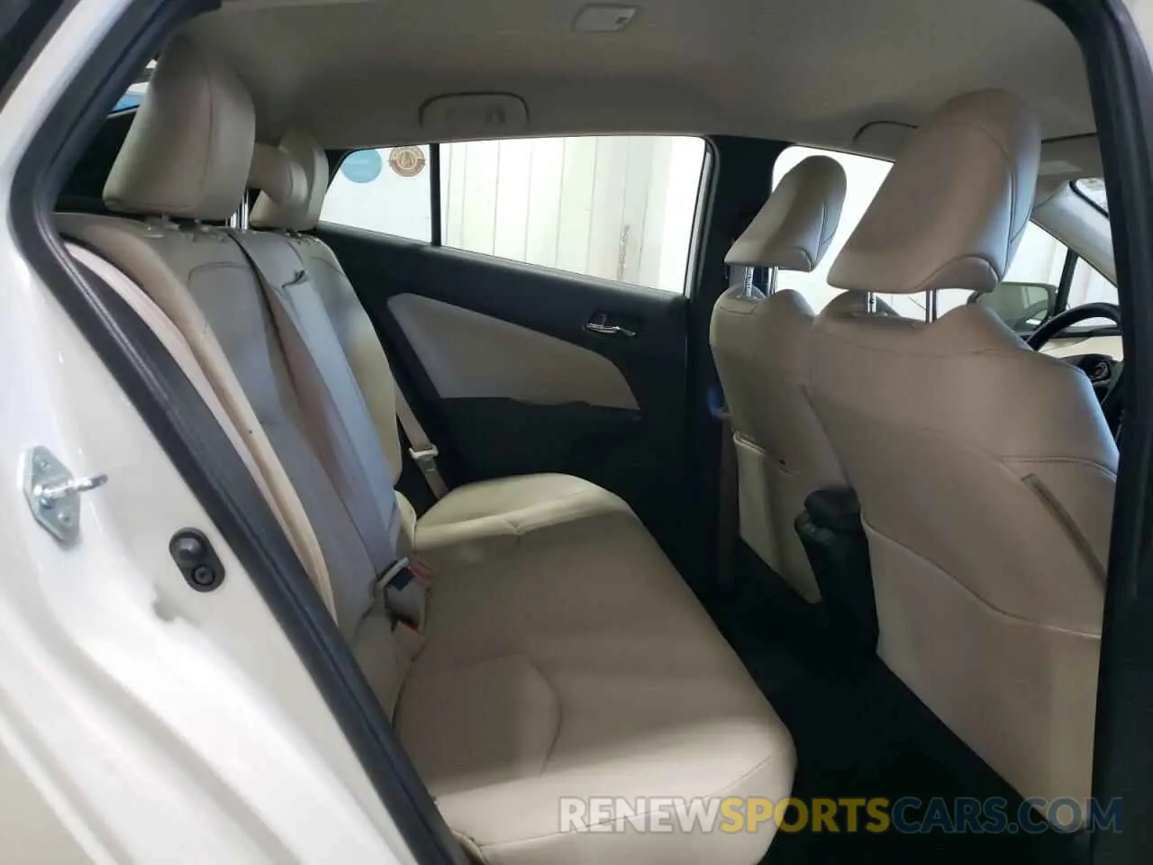 10 Photograph of a damaged car JTDL9RFU4K3002630 TOYOTA PRIUS 2019