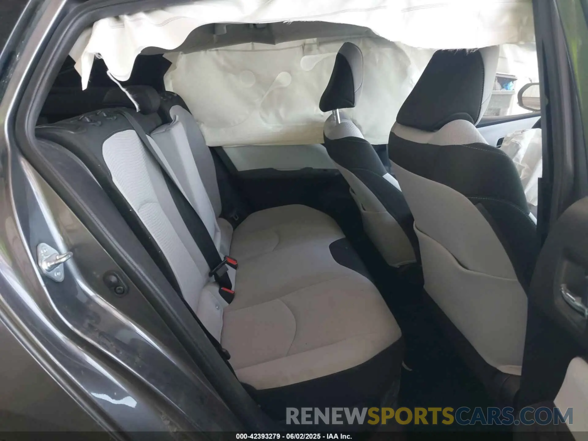 8 Photograph of a damaged car JTDL9RFU5K3002989 TOYOTA PRIUS 2019
