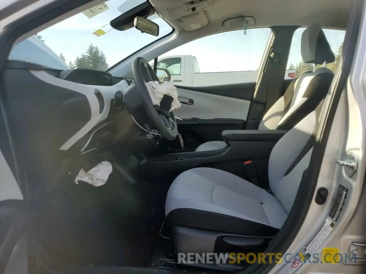 7 Photograph of a damaged car JTDL9RFU5K3004824 TOYOTA PRIUS 2019