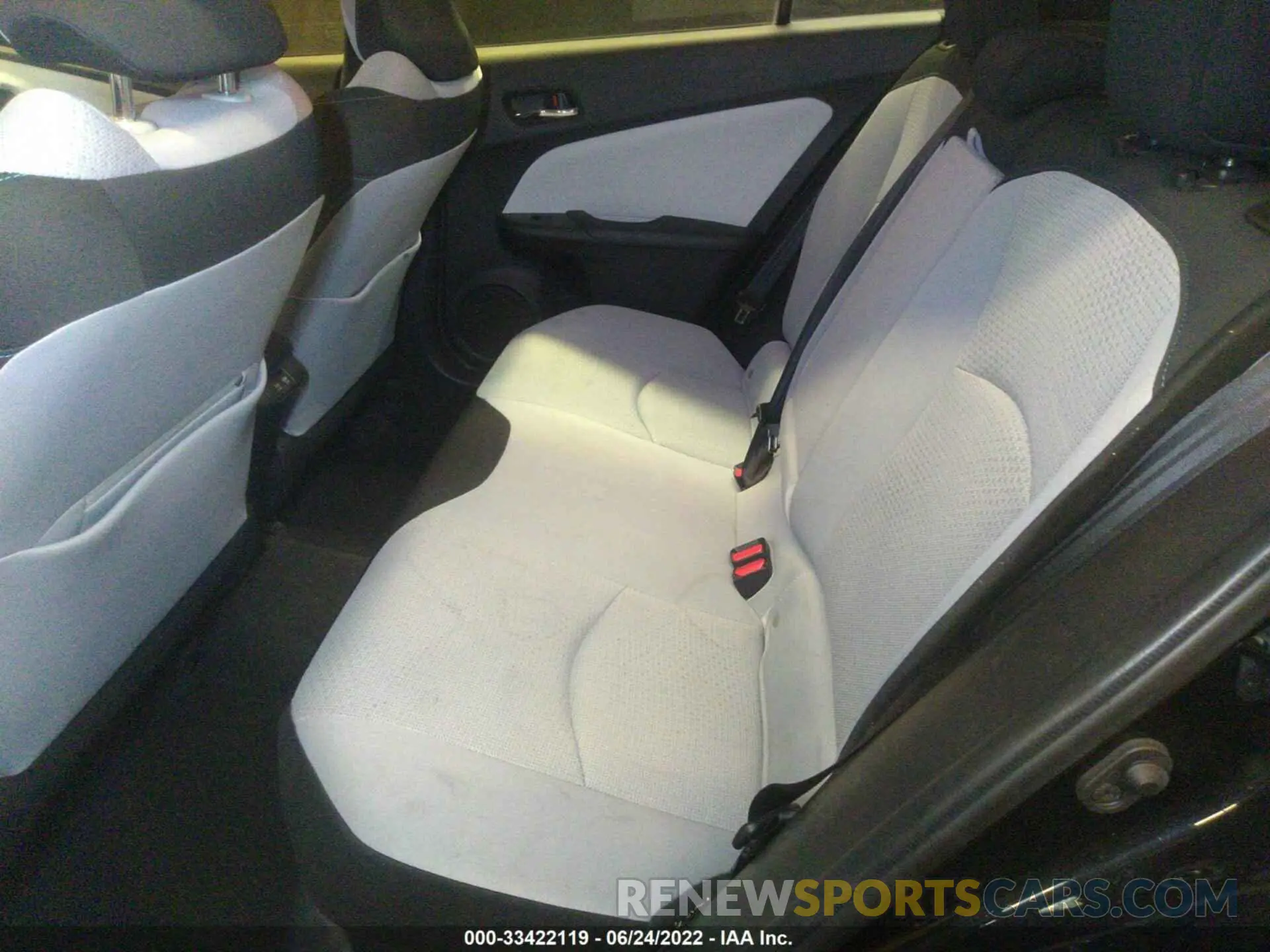 8 Photograph of a damaged car JTDL9RFU5K3011689 TOYOTA PRIUS 2019