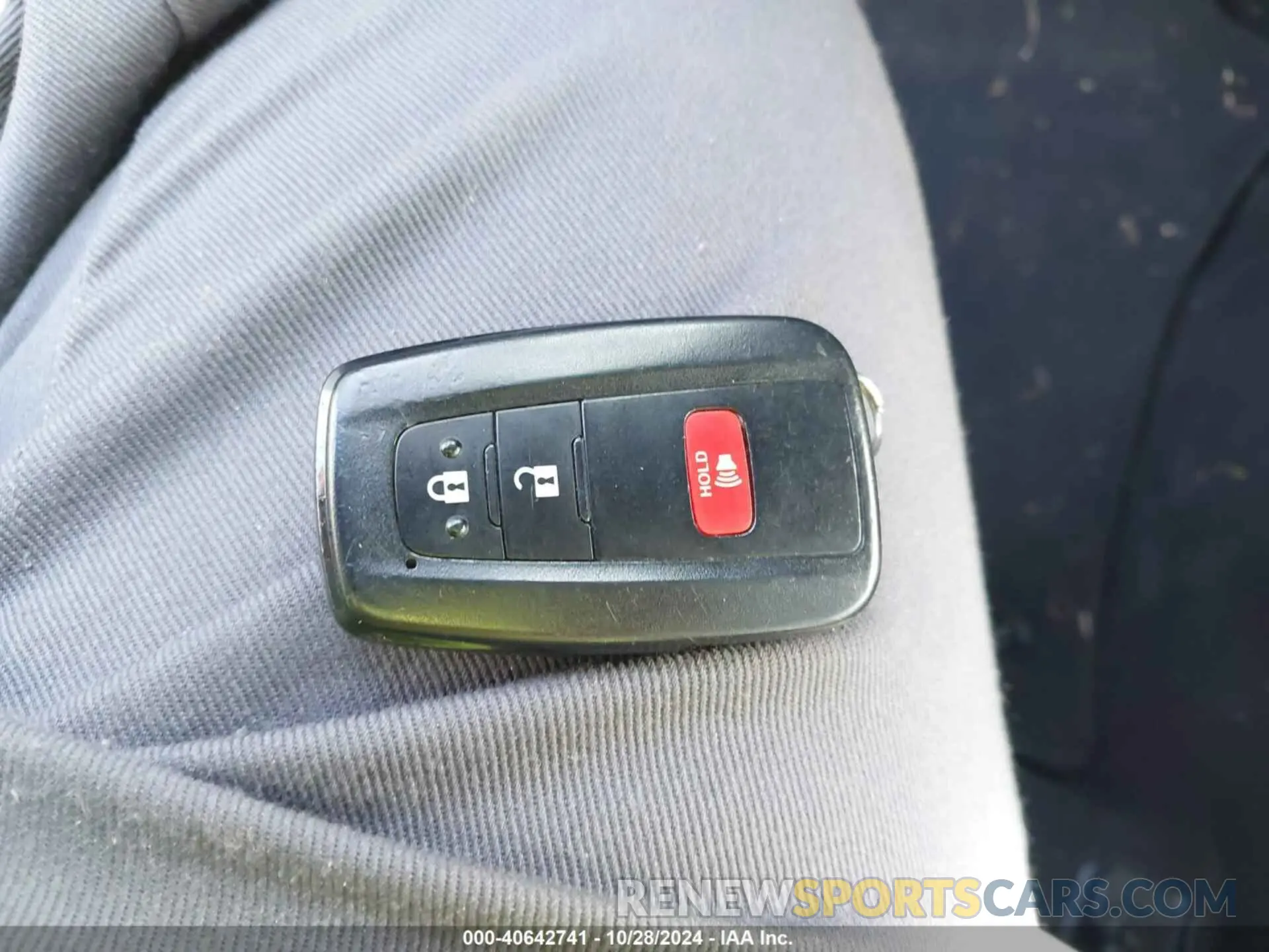 11 Photograph of a damaged car JTDL9RFU6K3001642 TOYOTA PRIUS 2019